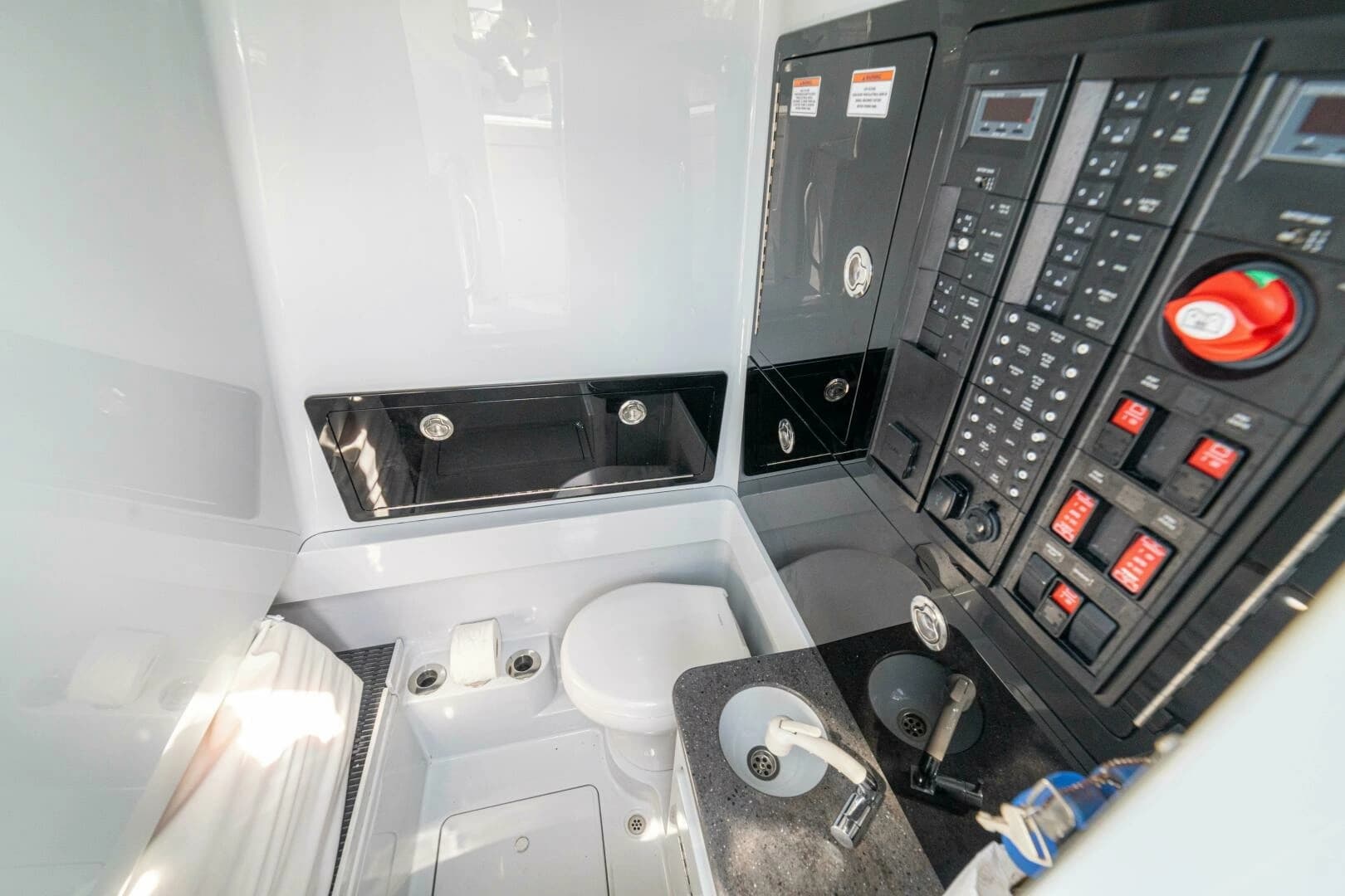 2024 Valhalla Boatworks V-33 - Image 34