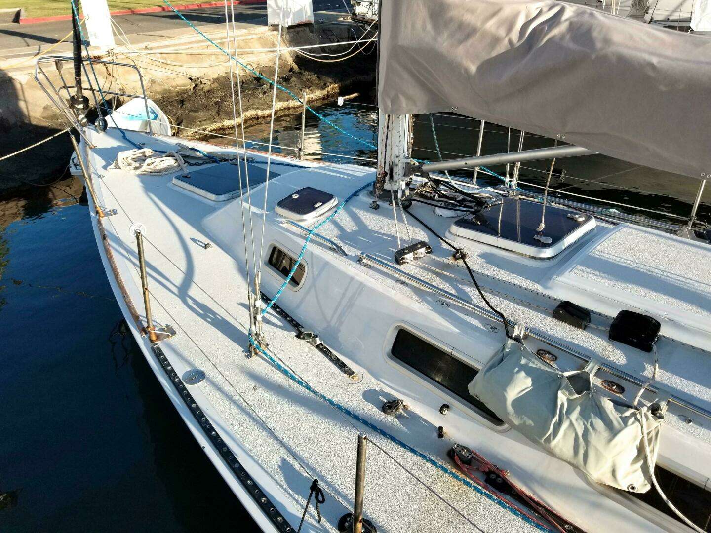 1989 J Boats Masthead Sloop - Image 7