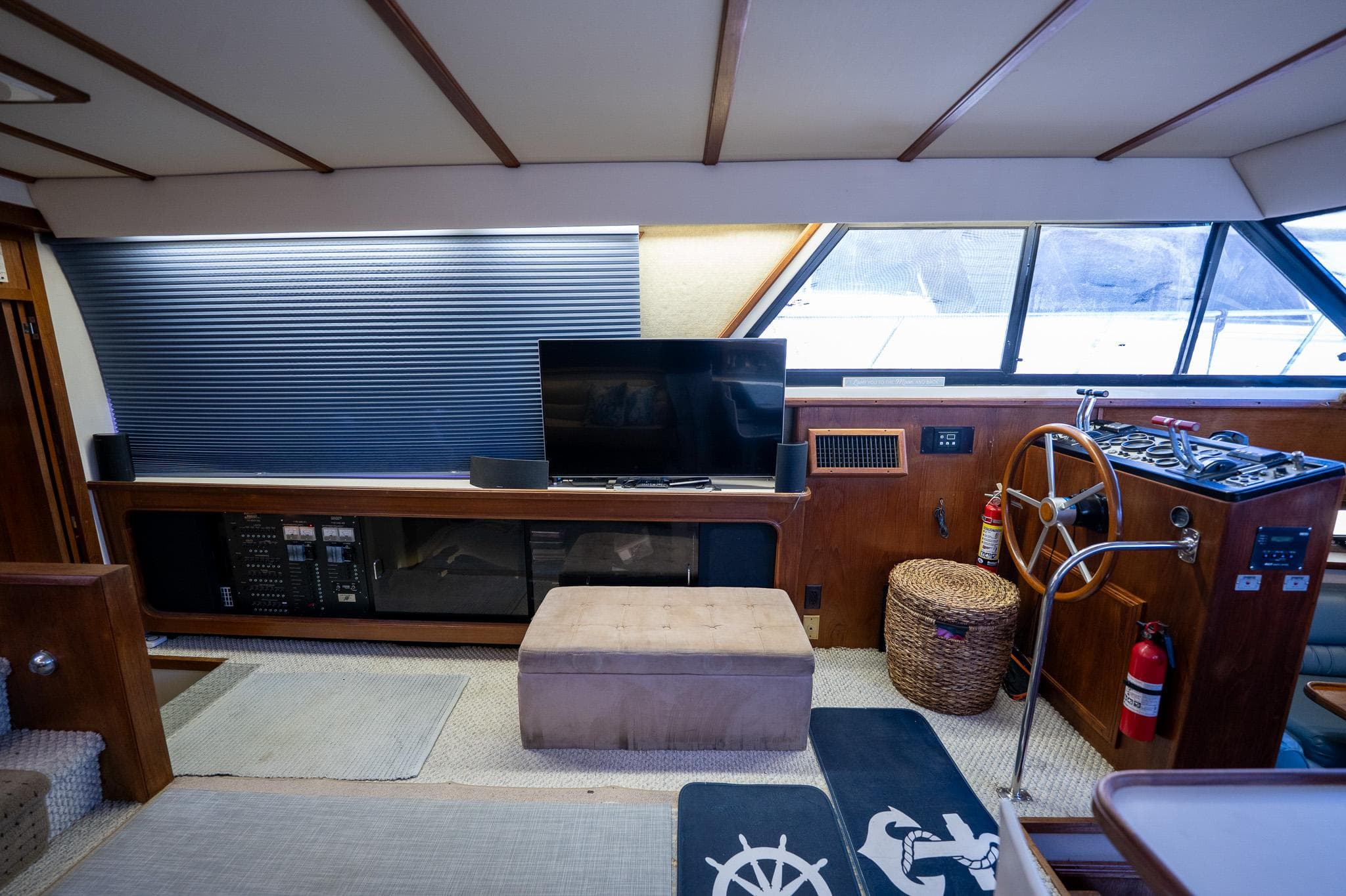 1988 Carver 42 Aft Cabin Motor Yacht - 60