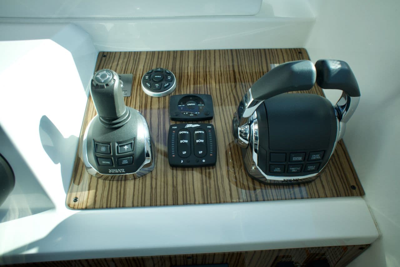 Helm Controls.jpeg