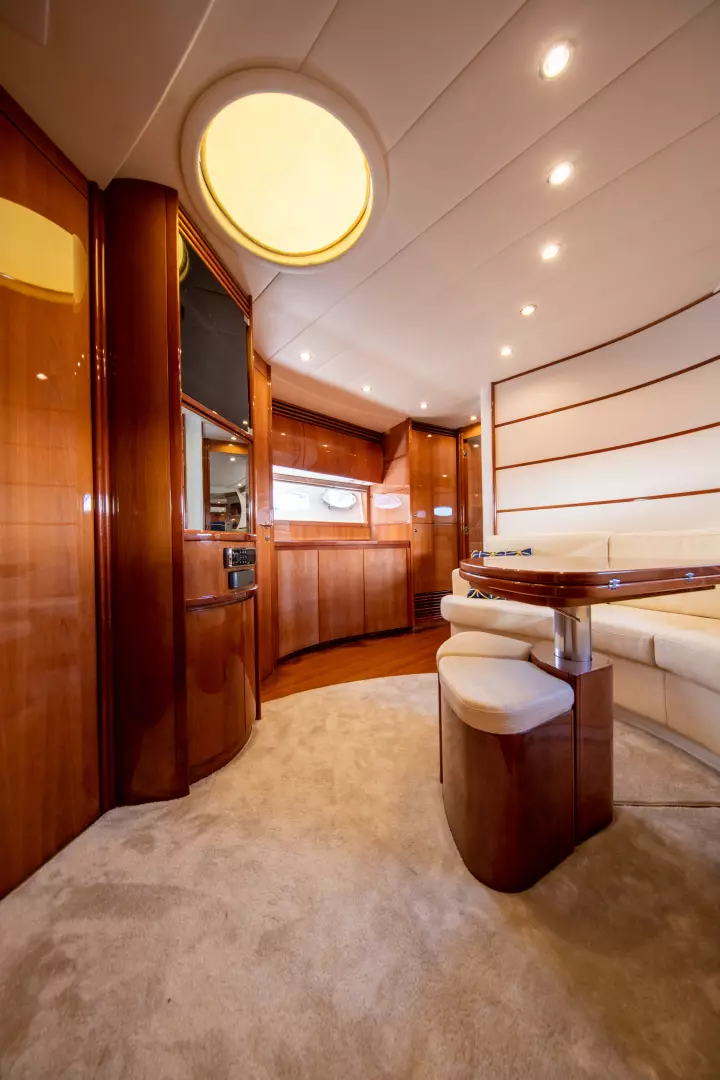 2004 Pershing Express - Image 25