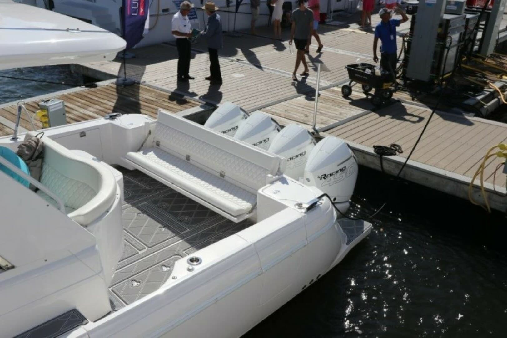 2019 Intrepid 475 Sport Yacht - Image 11