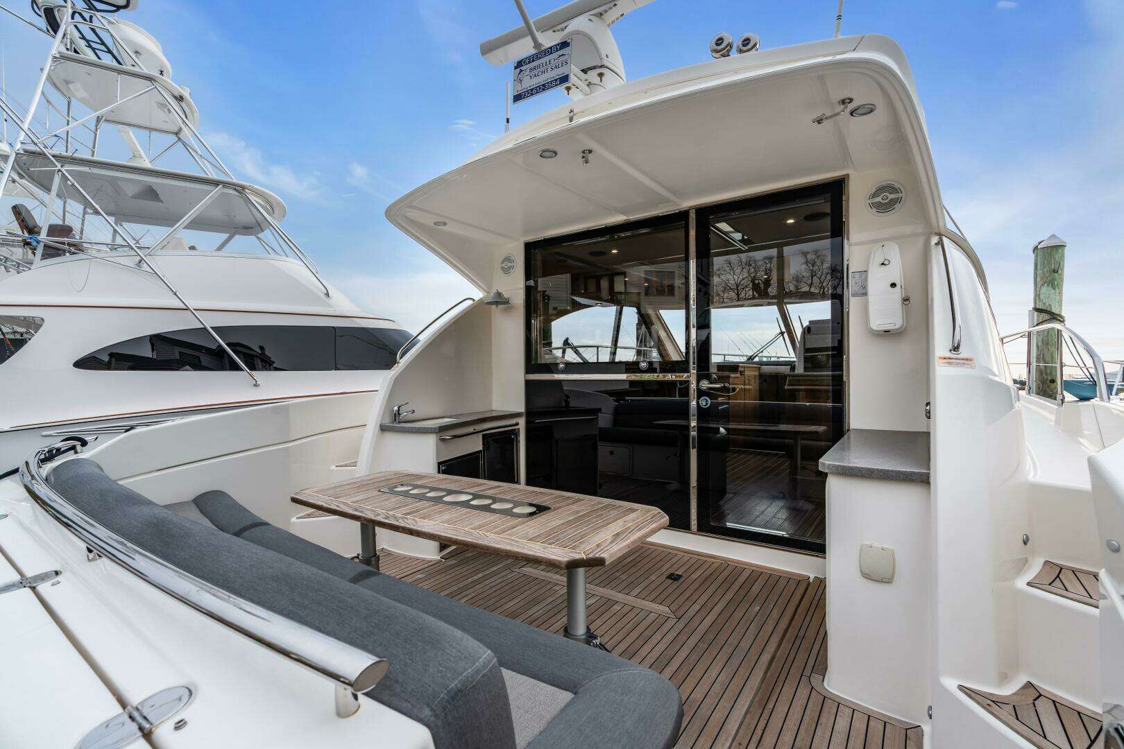 2014 Riviera 44 Sport Yacht - Image 26