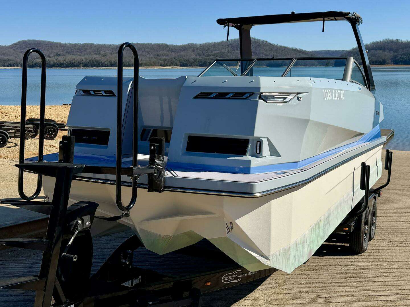 2023 Correct Craft Ingenity 23EL2 Electric Boat - Image 169
