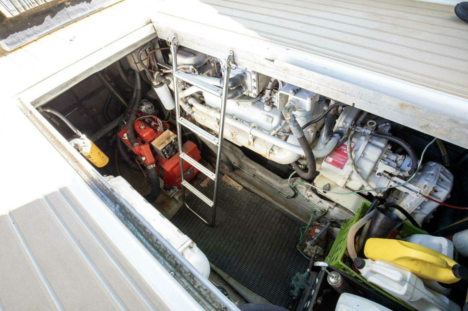 1990 Sea Ray 420 Sundancer - Image 34