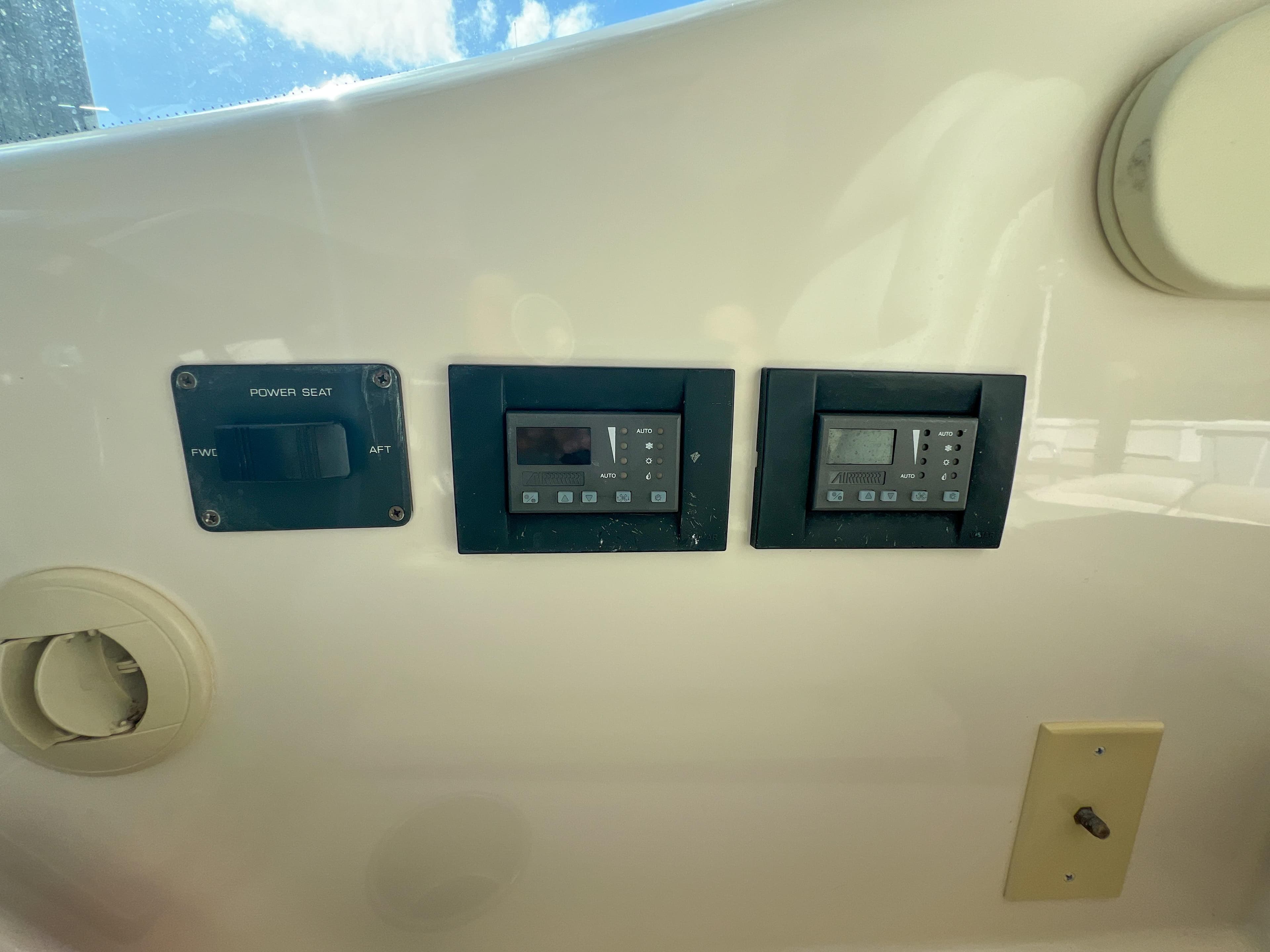 Control panel of a 2008 Tiara Yachts 3900 Sovran boat.