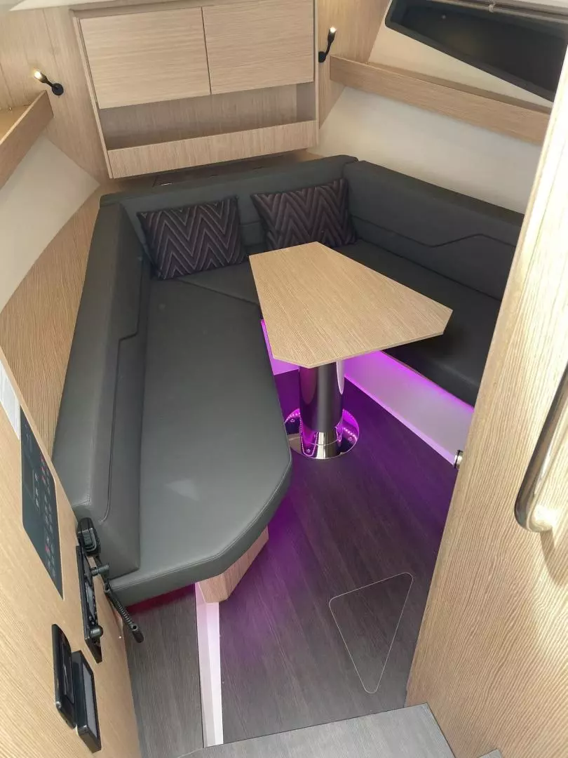2023 Bavaria VIDA 33 - Image 10