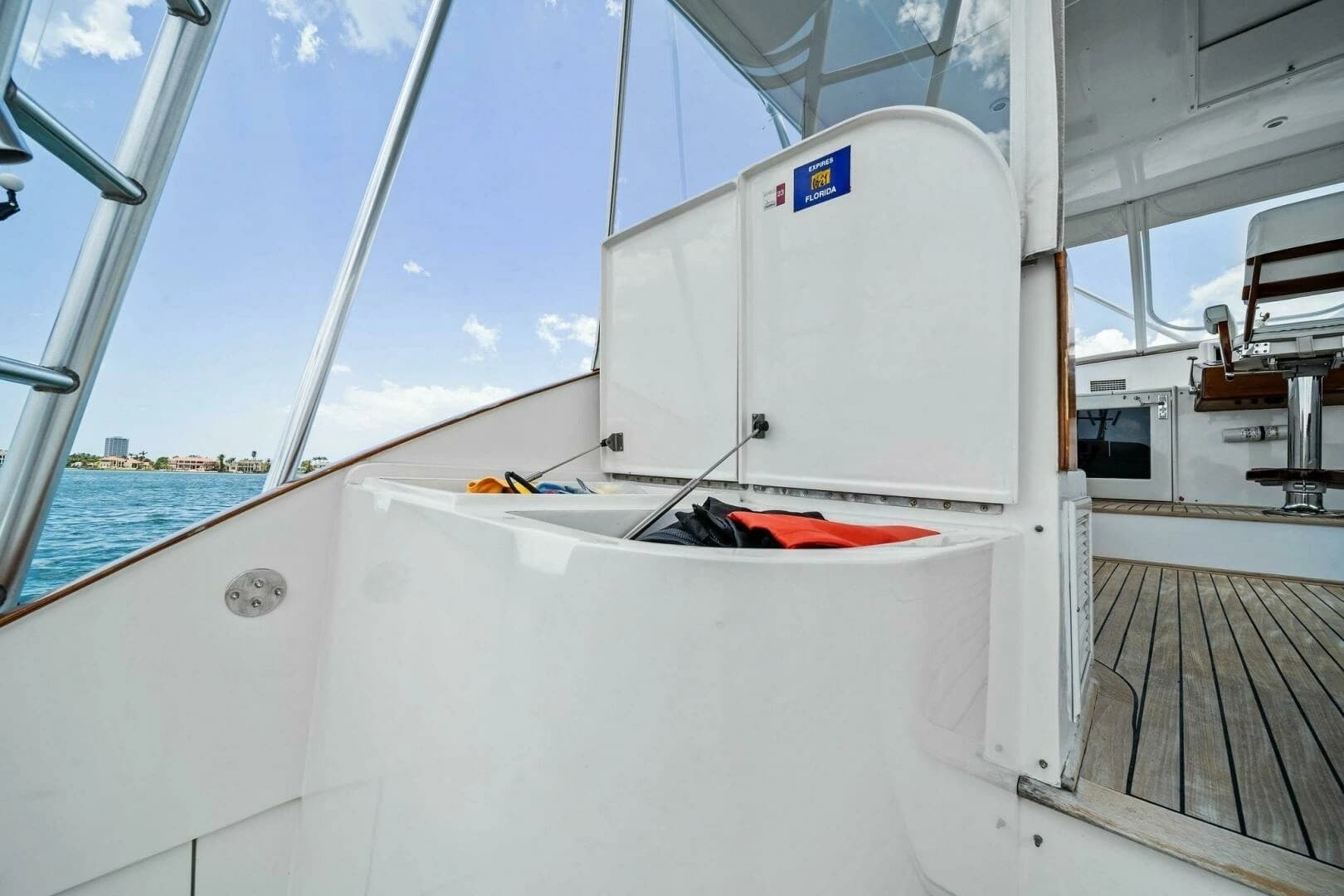 1999 Buddy Davis 52 Express - Image 18