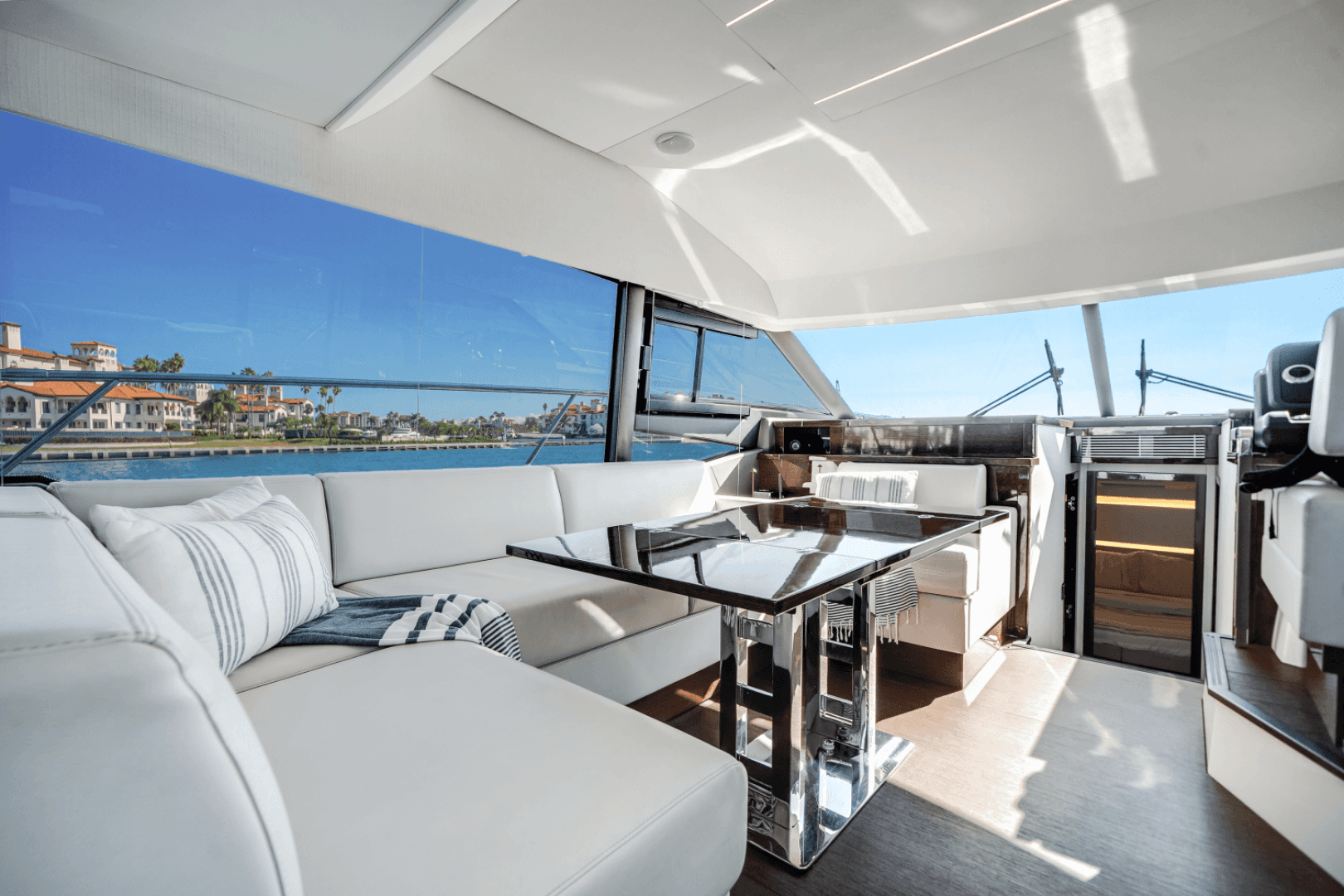 2020 Prestige 520 FLYBRIDGE - Image 36