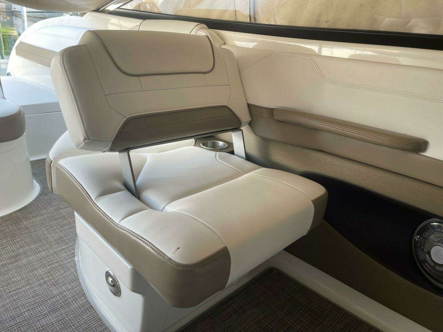 2014 Formula 240 Bow Rider - Image 17