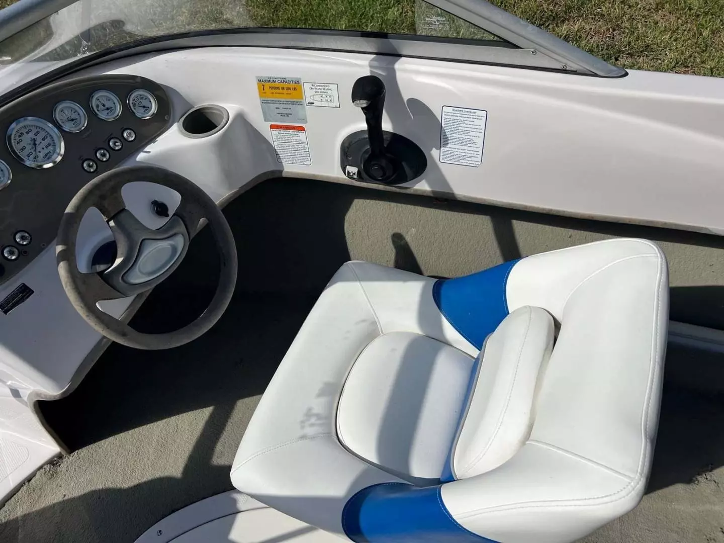2005 Tahoe T18 Ski Boat - Image 11