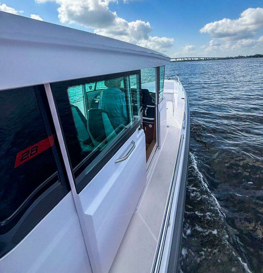 2022 Axopar 28 CABIN - Image 24