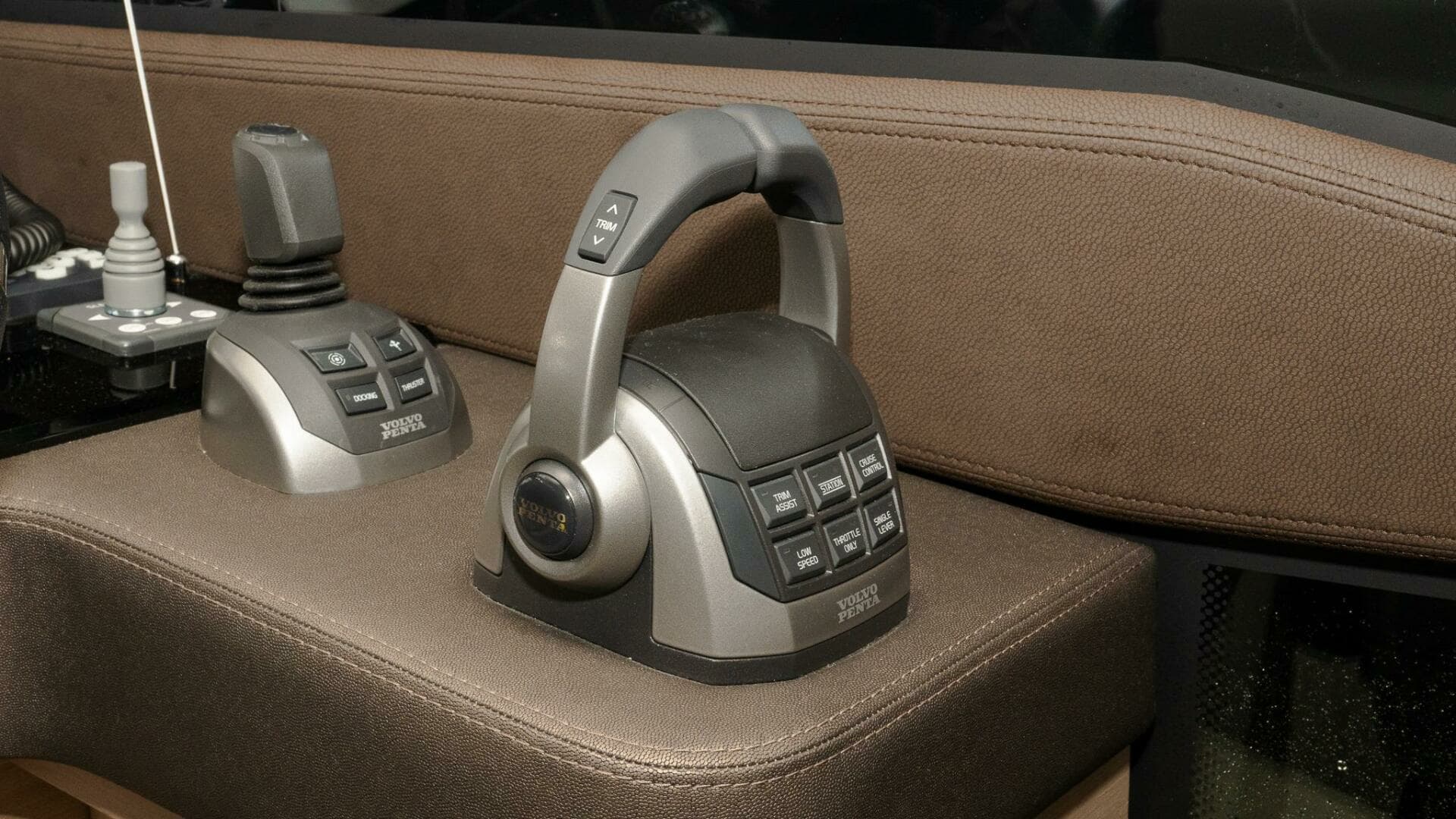2023 Prestige 520 S - Image 15