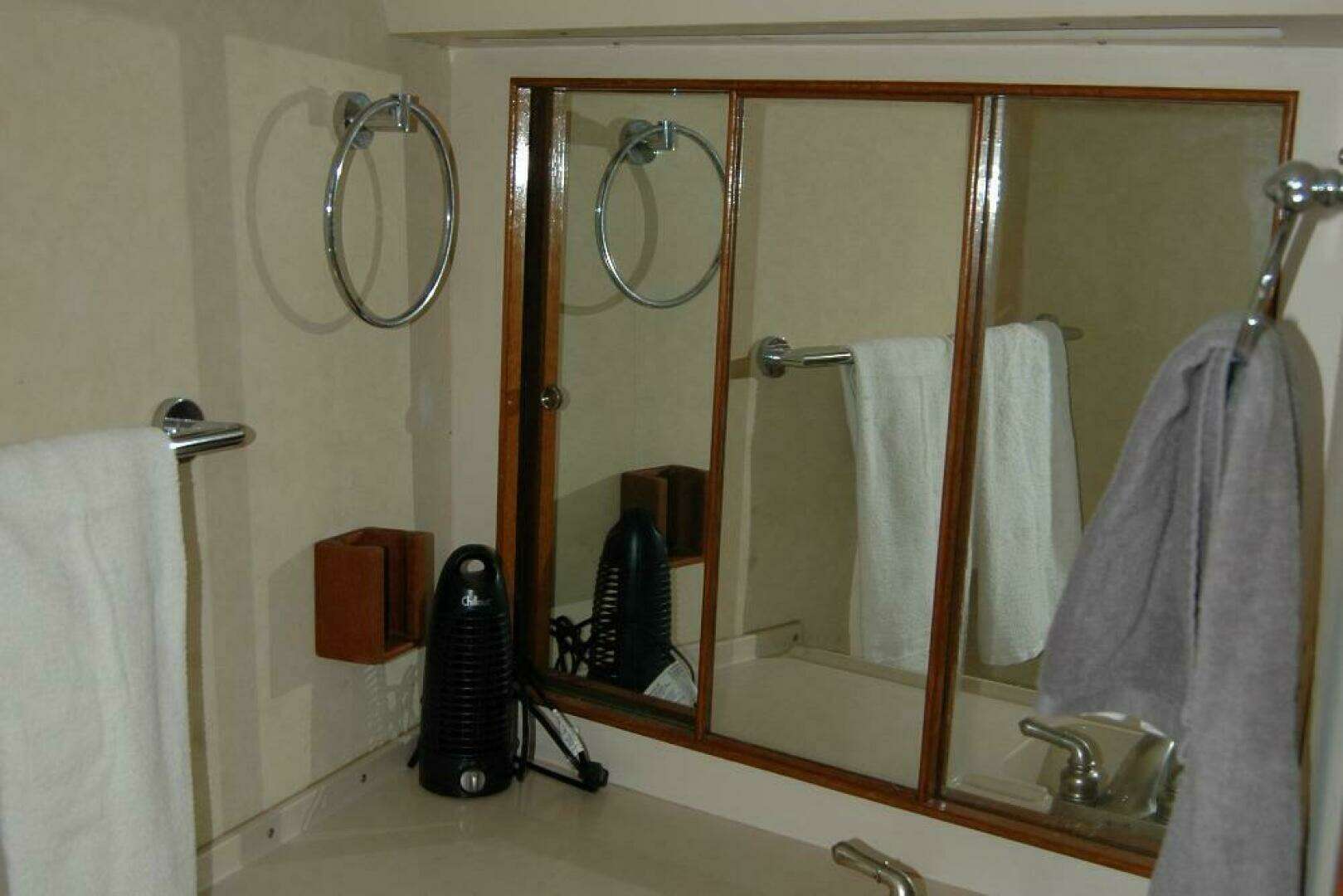 1987 Bertram 33 Sport Fisherman - Image 79