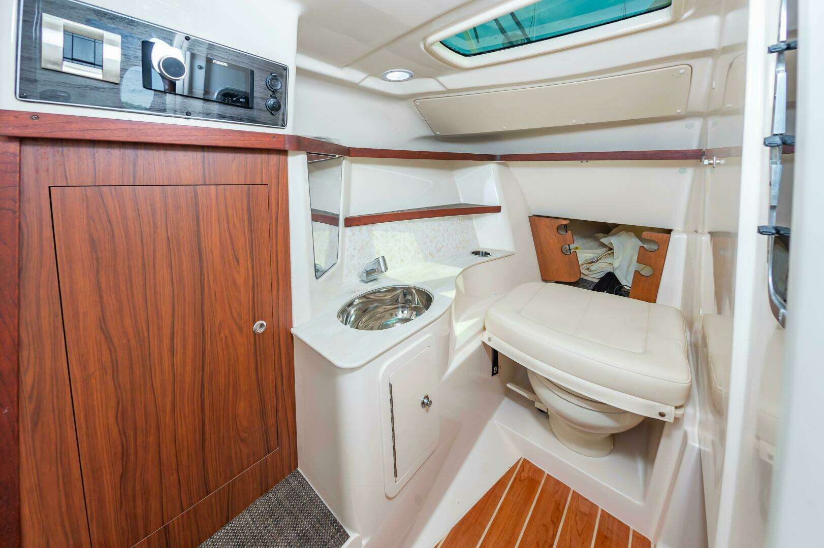 2022 Grady-White — - Image 52