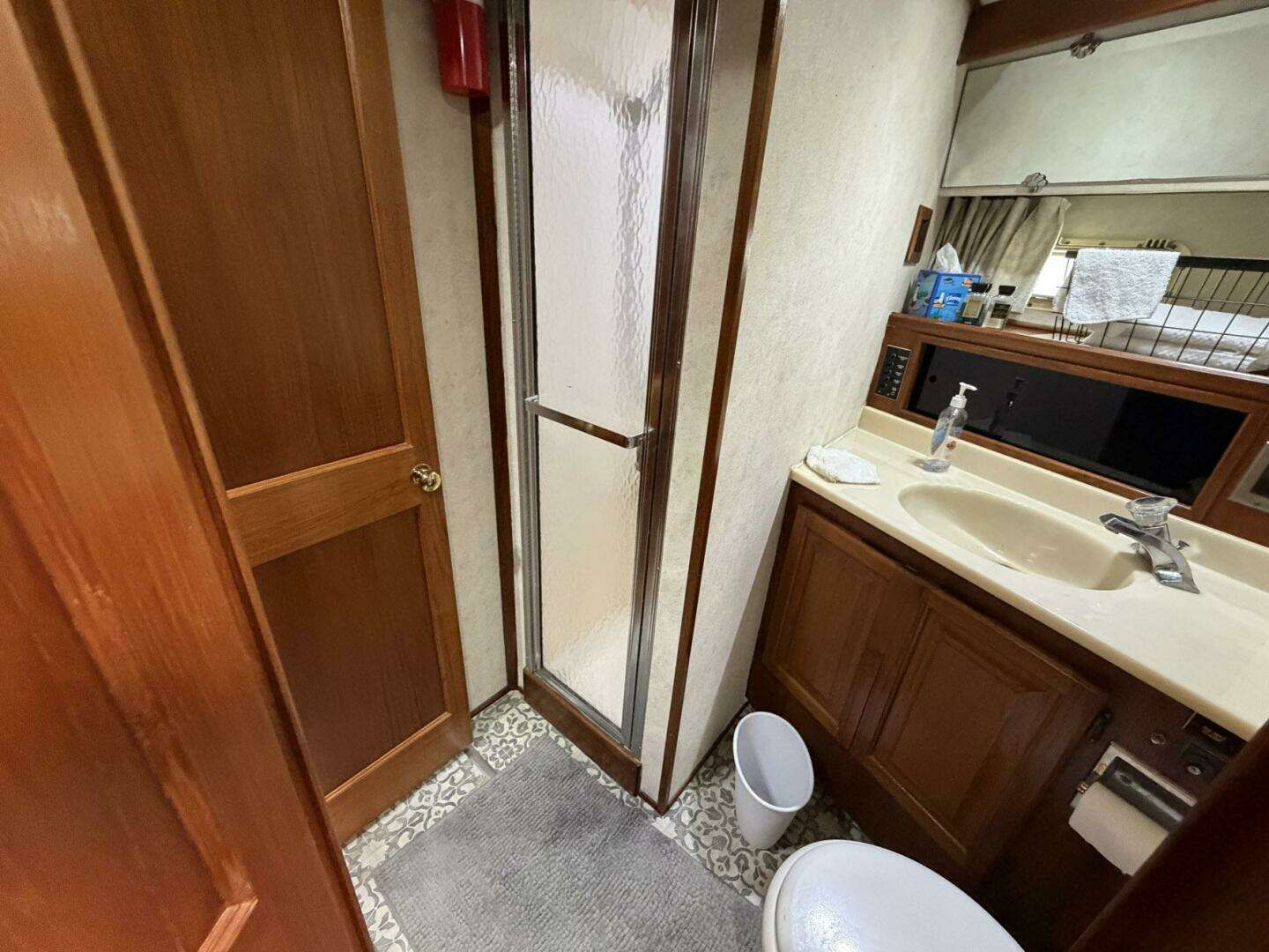 1987 Viking 44 Motor Yacht - Image 65