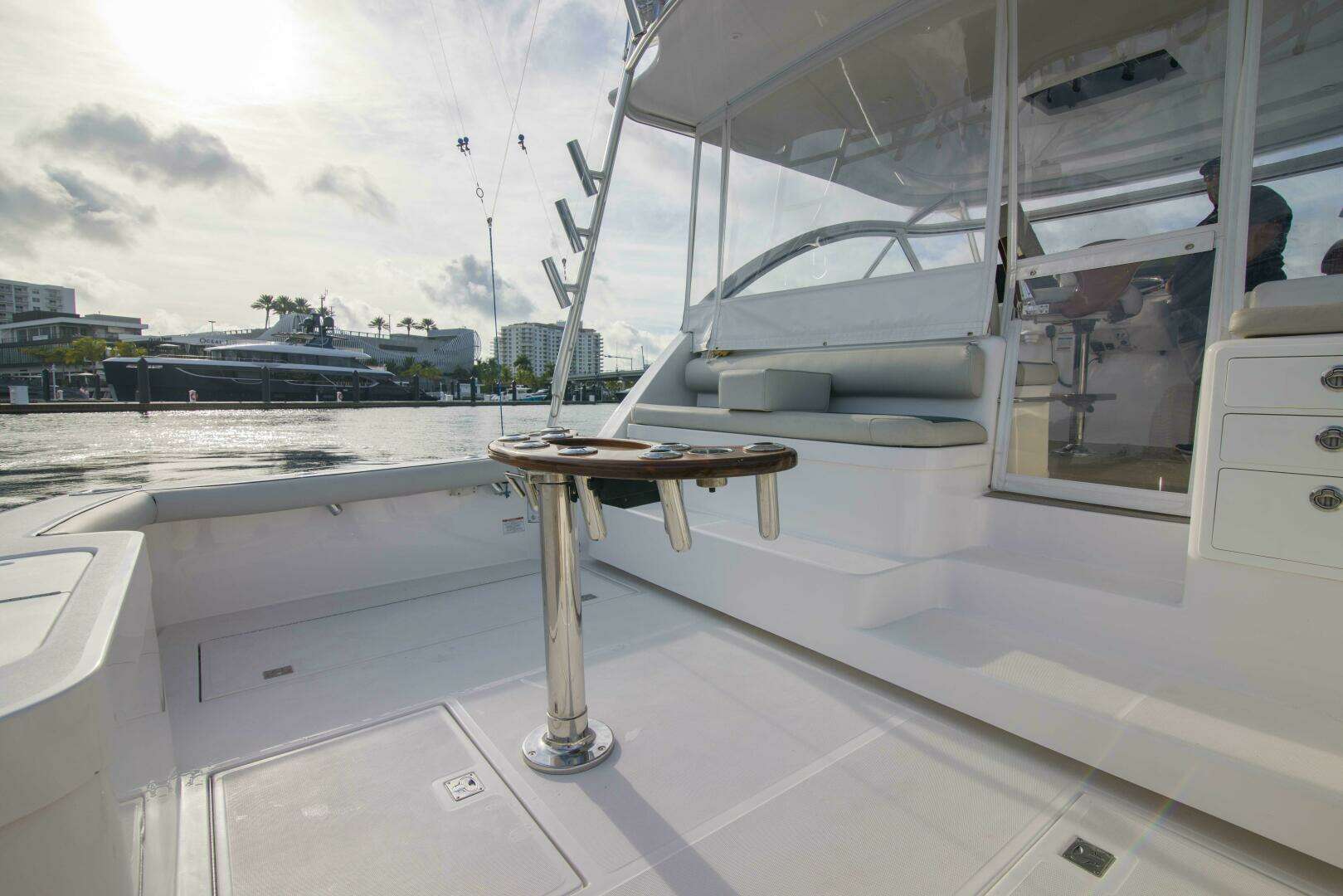 2020 Cabo 40 Express - Image 3