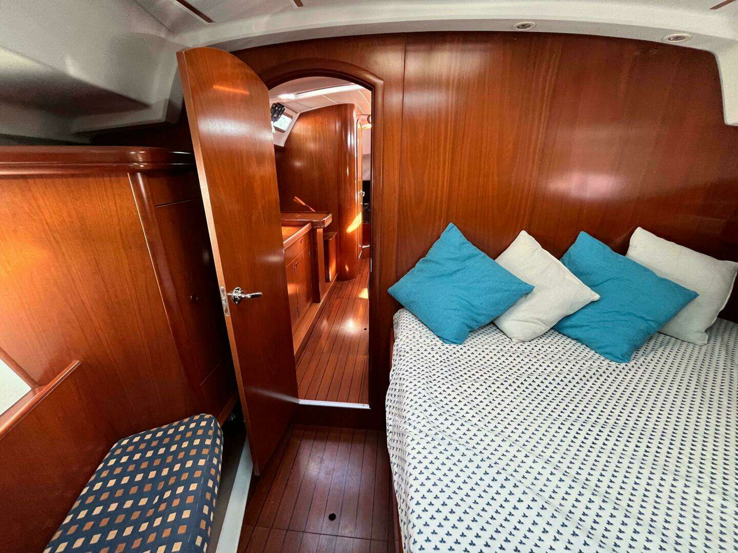 2001 Beneteau 393 - Image 33