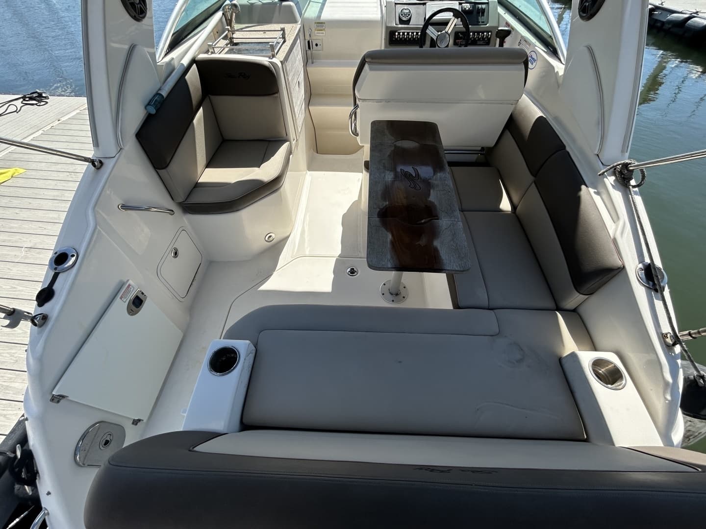 2014 Sea Ray — - Image 18