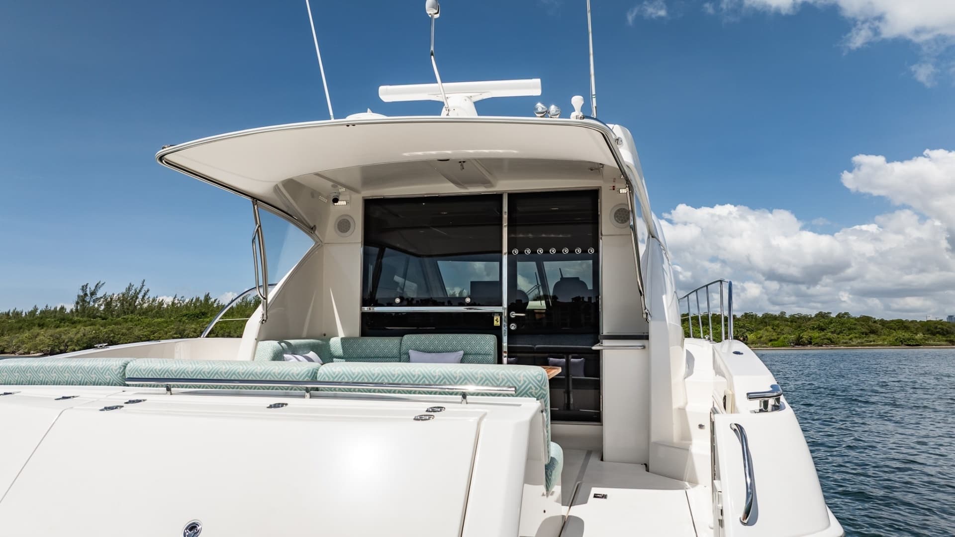 2016 Riviera 5000 Sport Yacht - Image 25