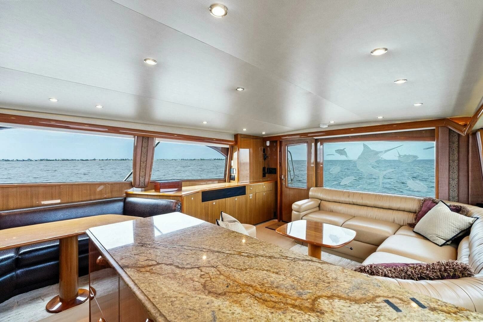 2006 Viking 61 Convertible - Image 9