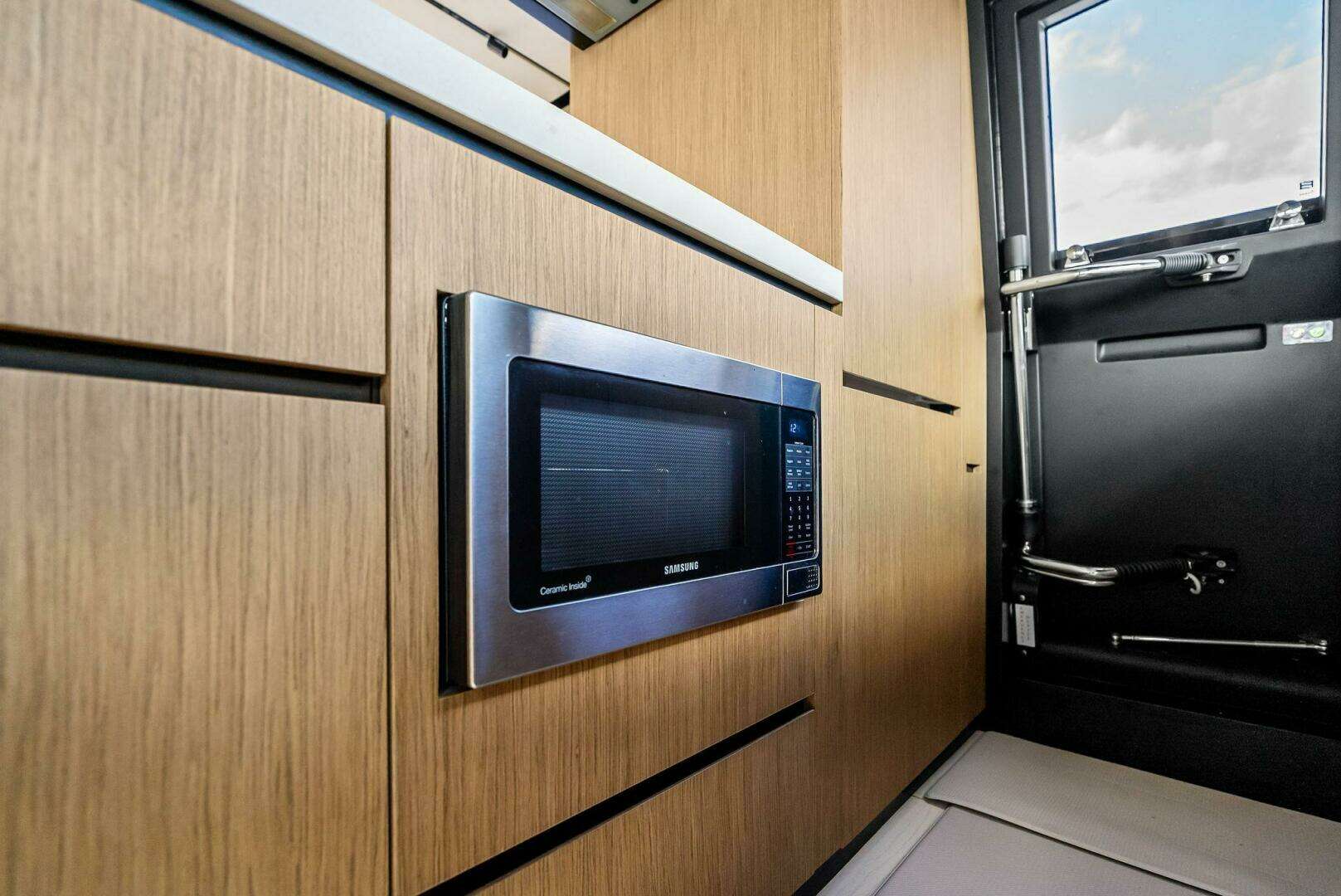 2024 Ferretti Yachts 720 - Image 60