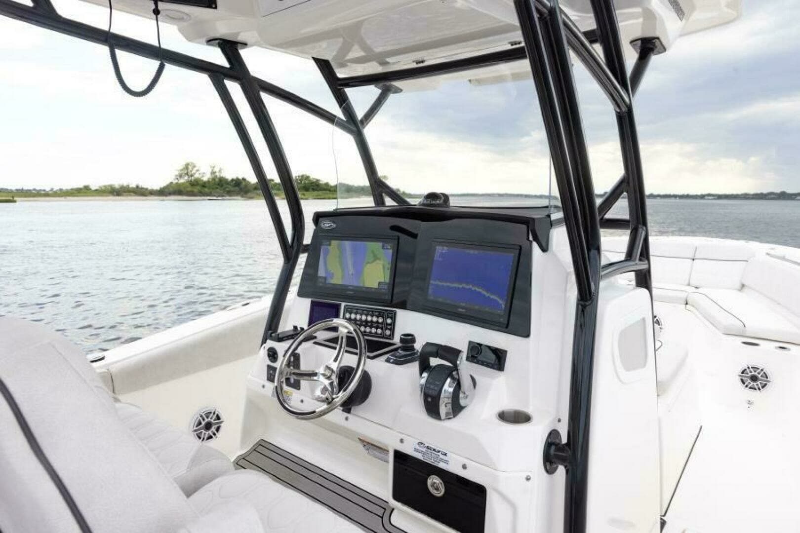 2027 Sea Fox 328 Commander - Image 25