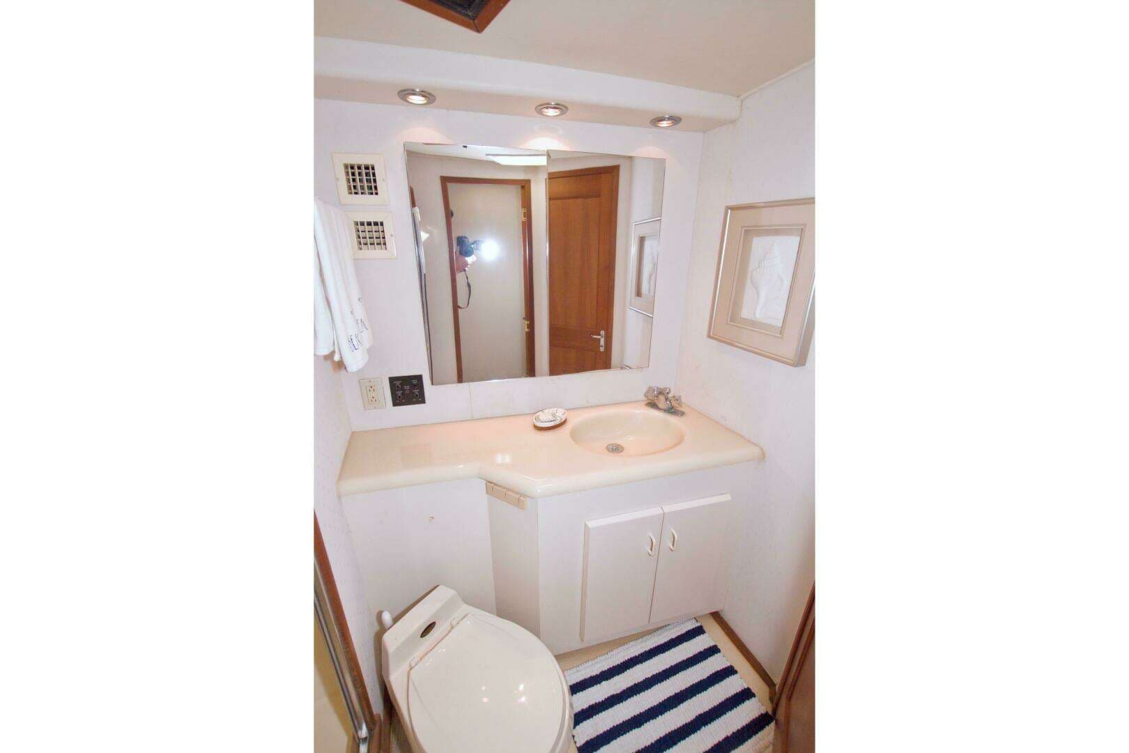 1990 Viking 53 Convertible - Image 69