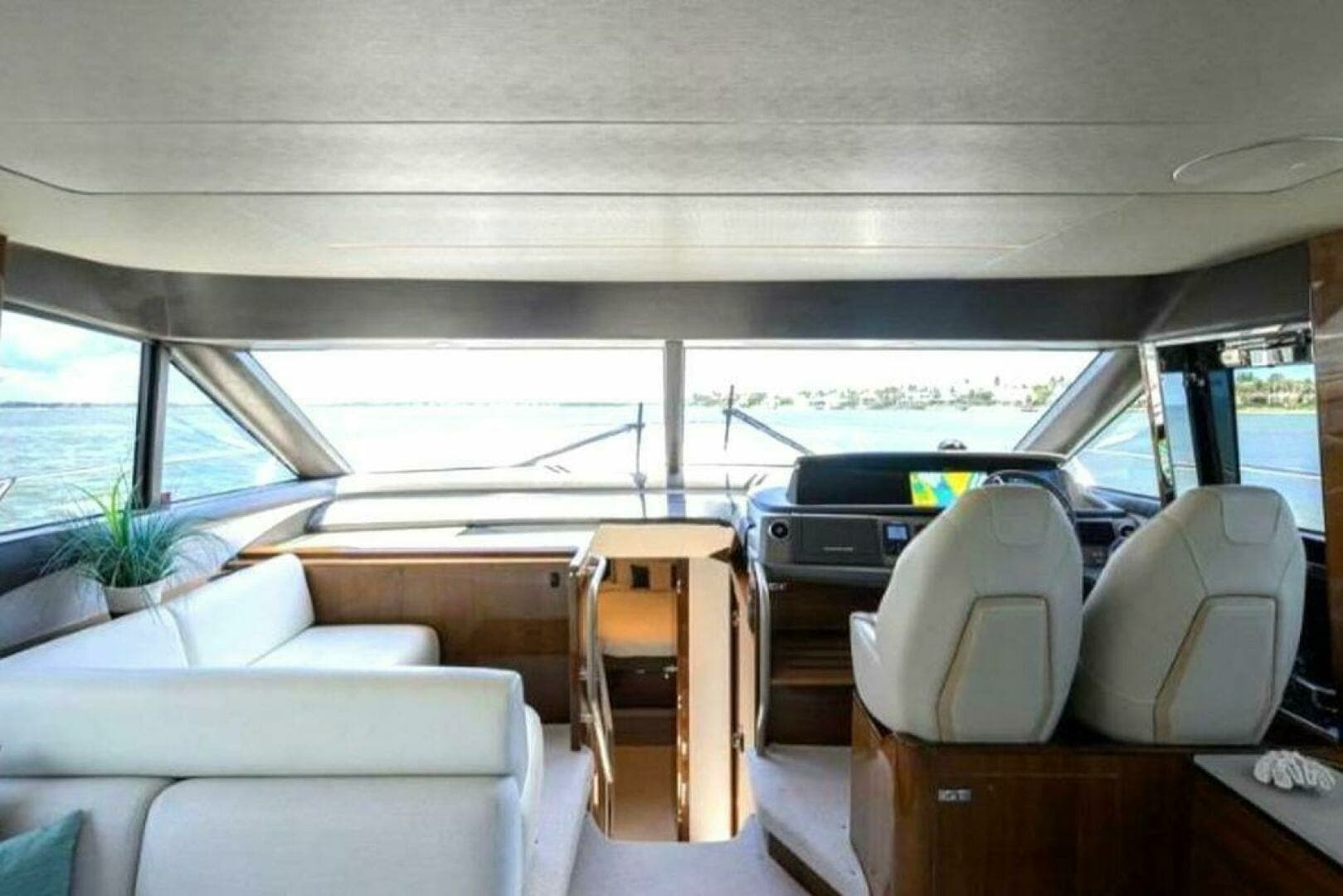 2019 Princess F62 - Image 11