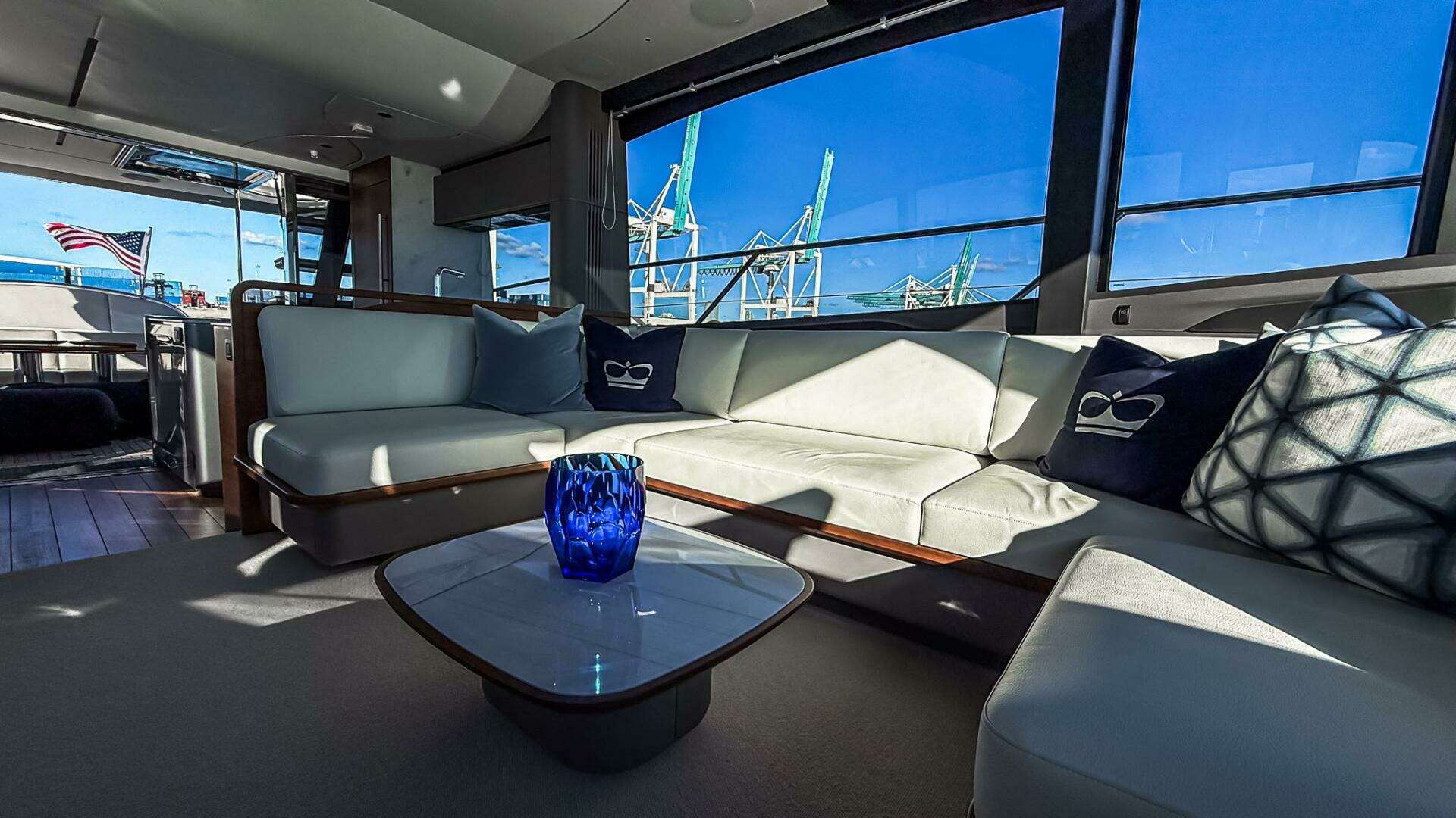 2026 Princess S65 Sportbridge - Image 35