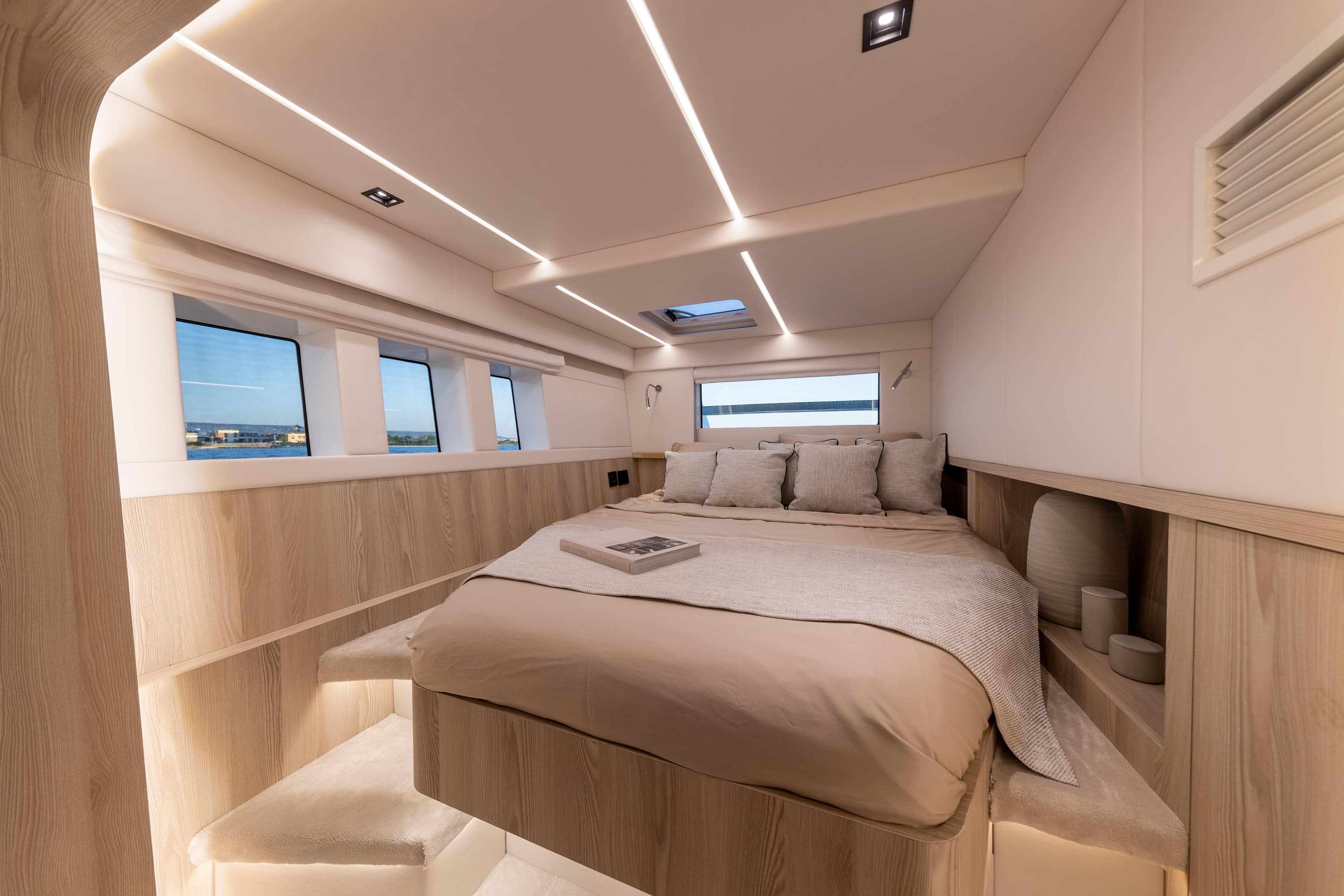OMAYA 50 POWER CATAMARAN