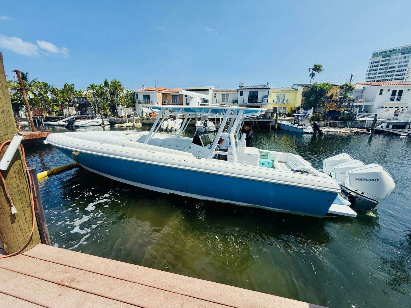 2003 Intrepid 377 - Image 3