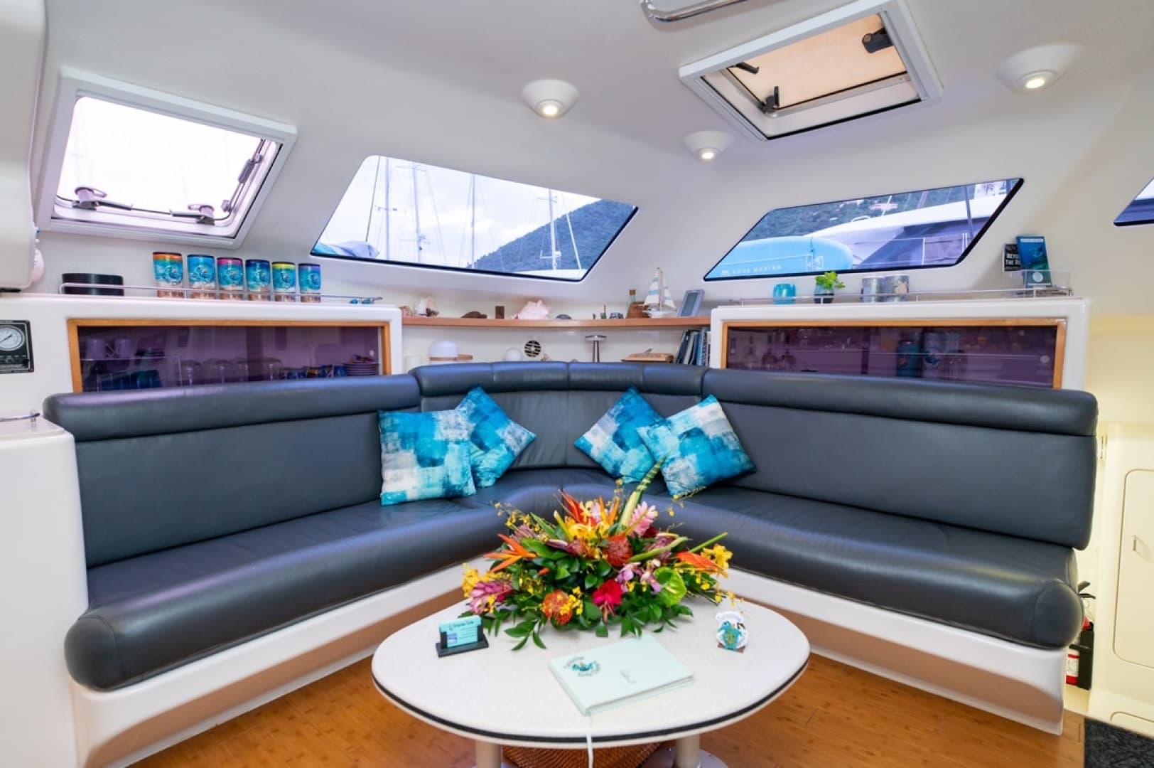 2001 Voyage Yachts 500 - Image 9