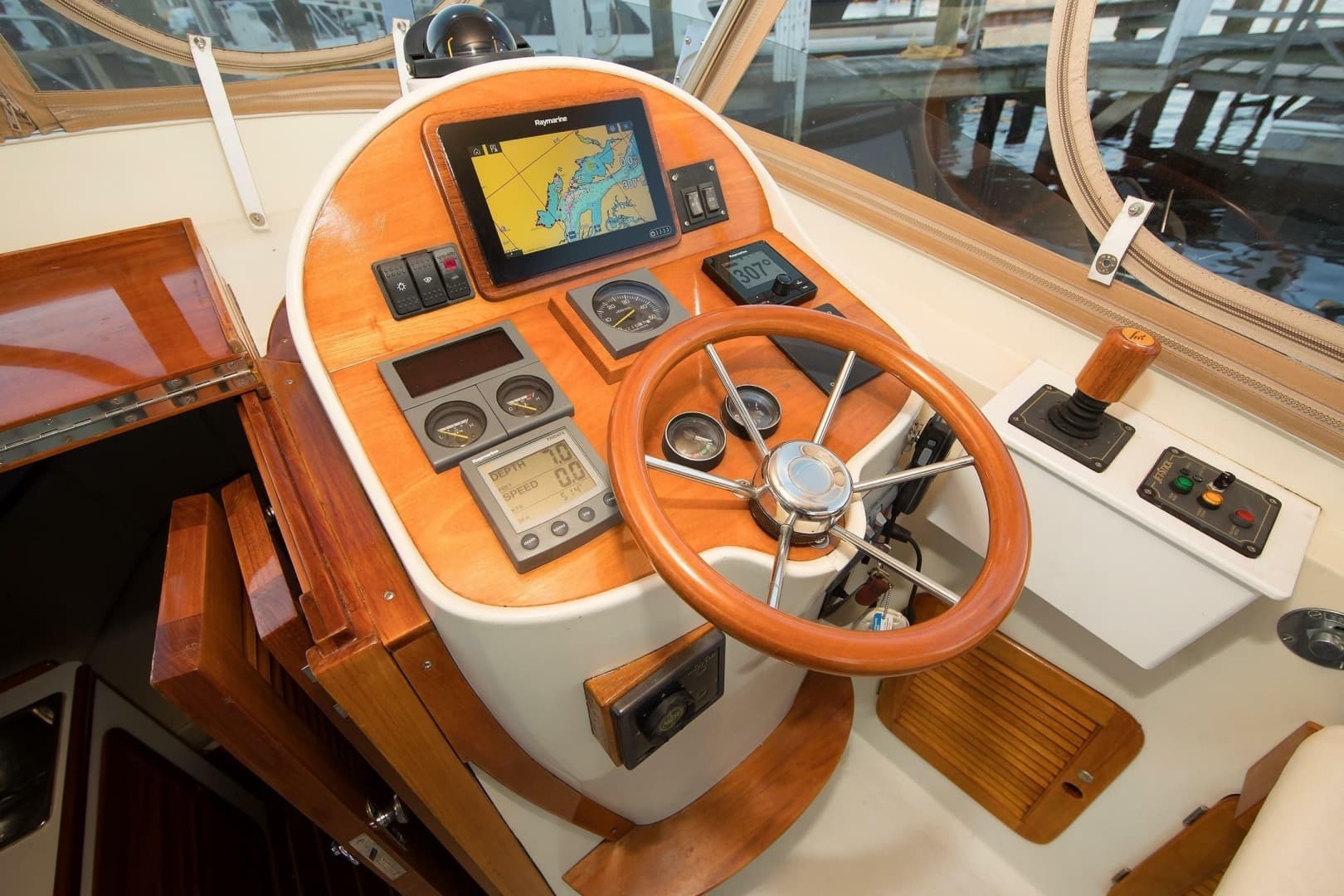 1997 Hinckley Runabout 29 - Image 9