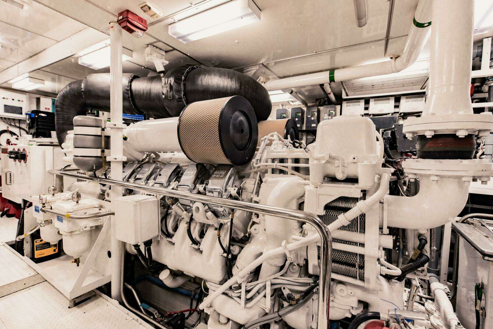 2006 Palmer Johnson Motor Yacht - Image 33