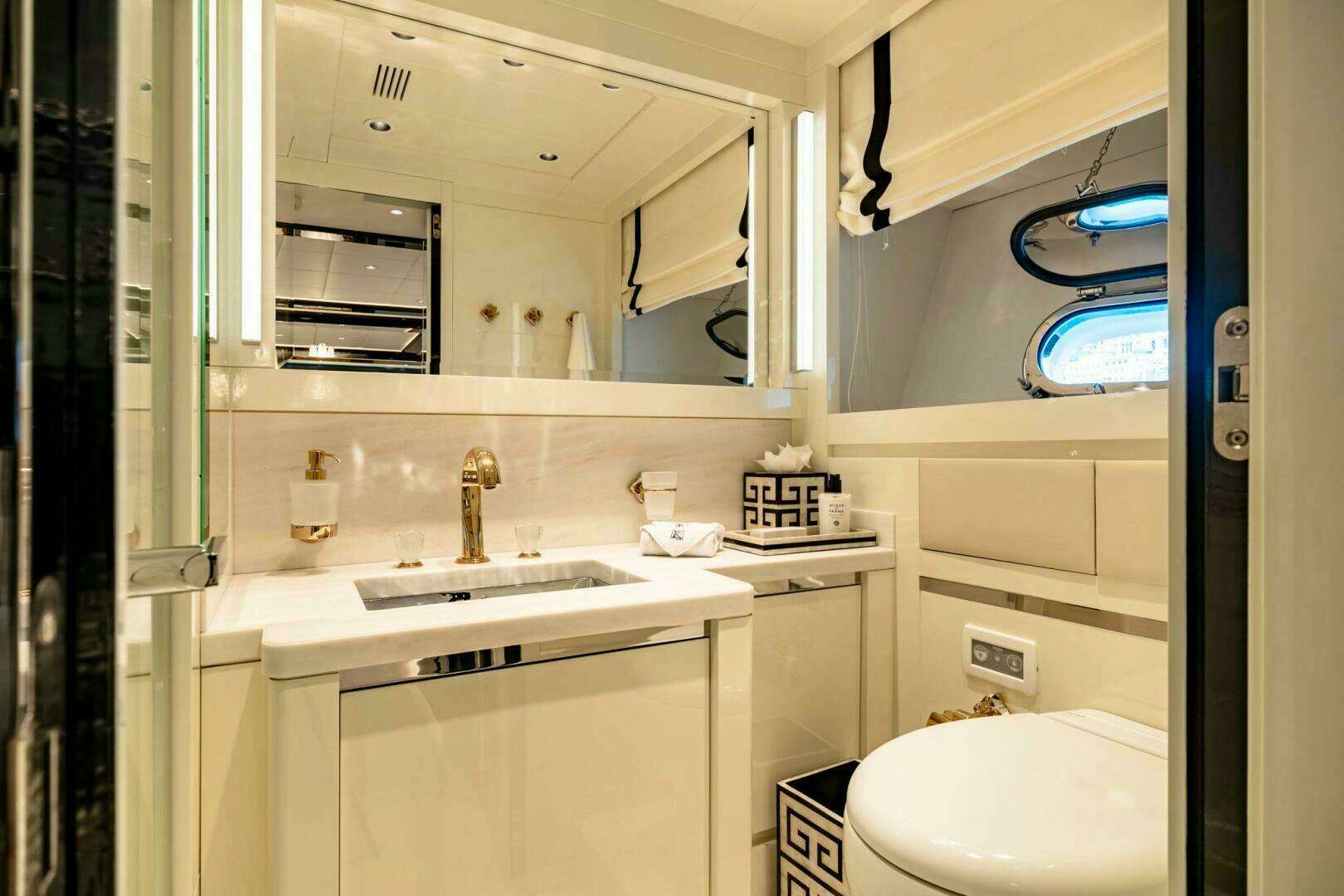 2013 Overmarine Mangusta 108 - Image 29