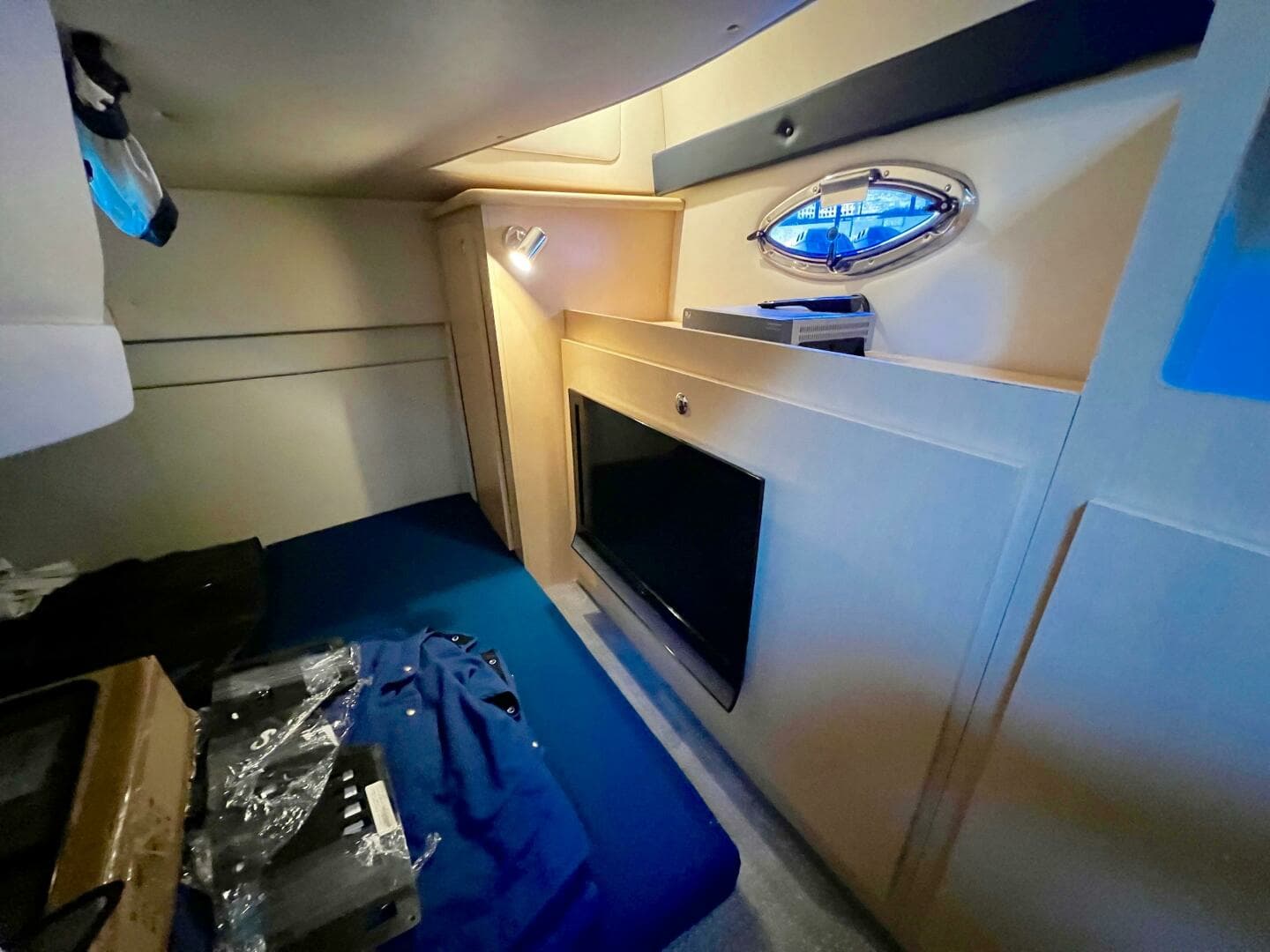 2012 Bayliner 335 - Image 26