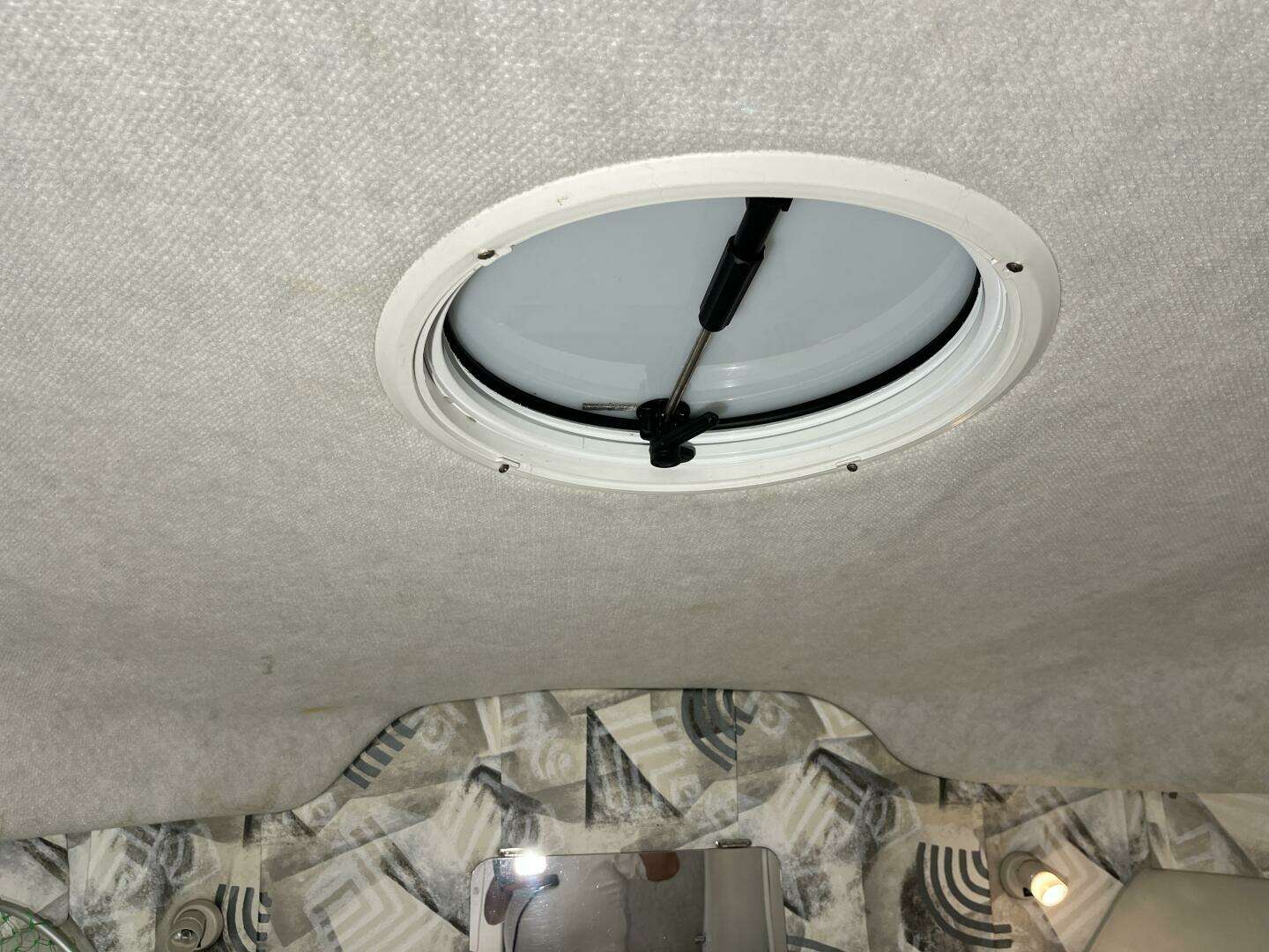 2001 Wellcraft 270 Coastal - Image 35