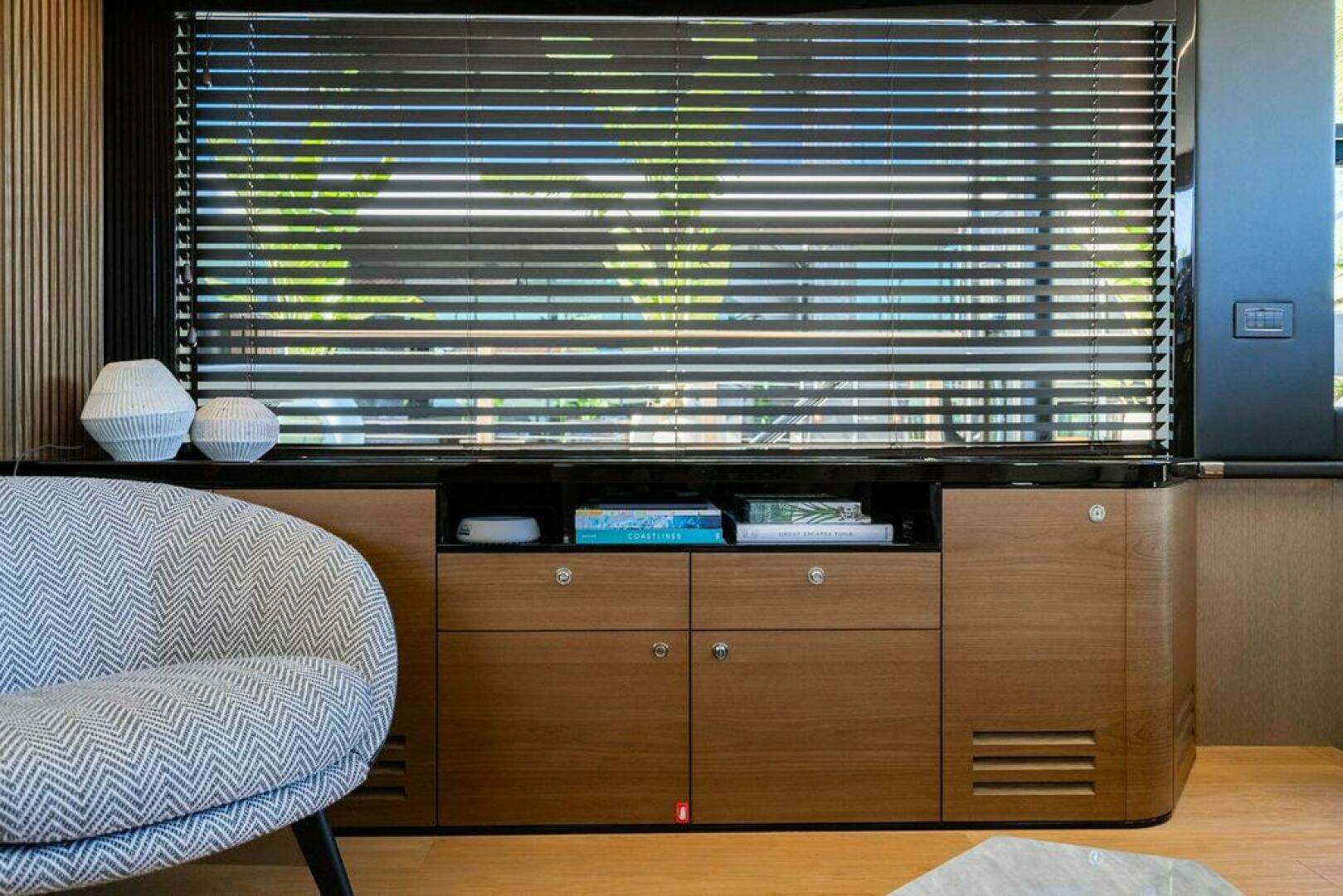 2023 Absolute 64 Navetta - Image 13