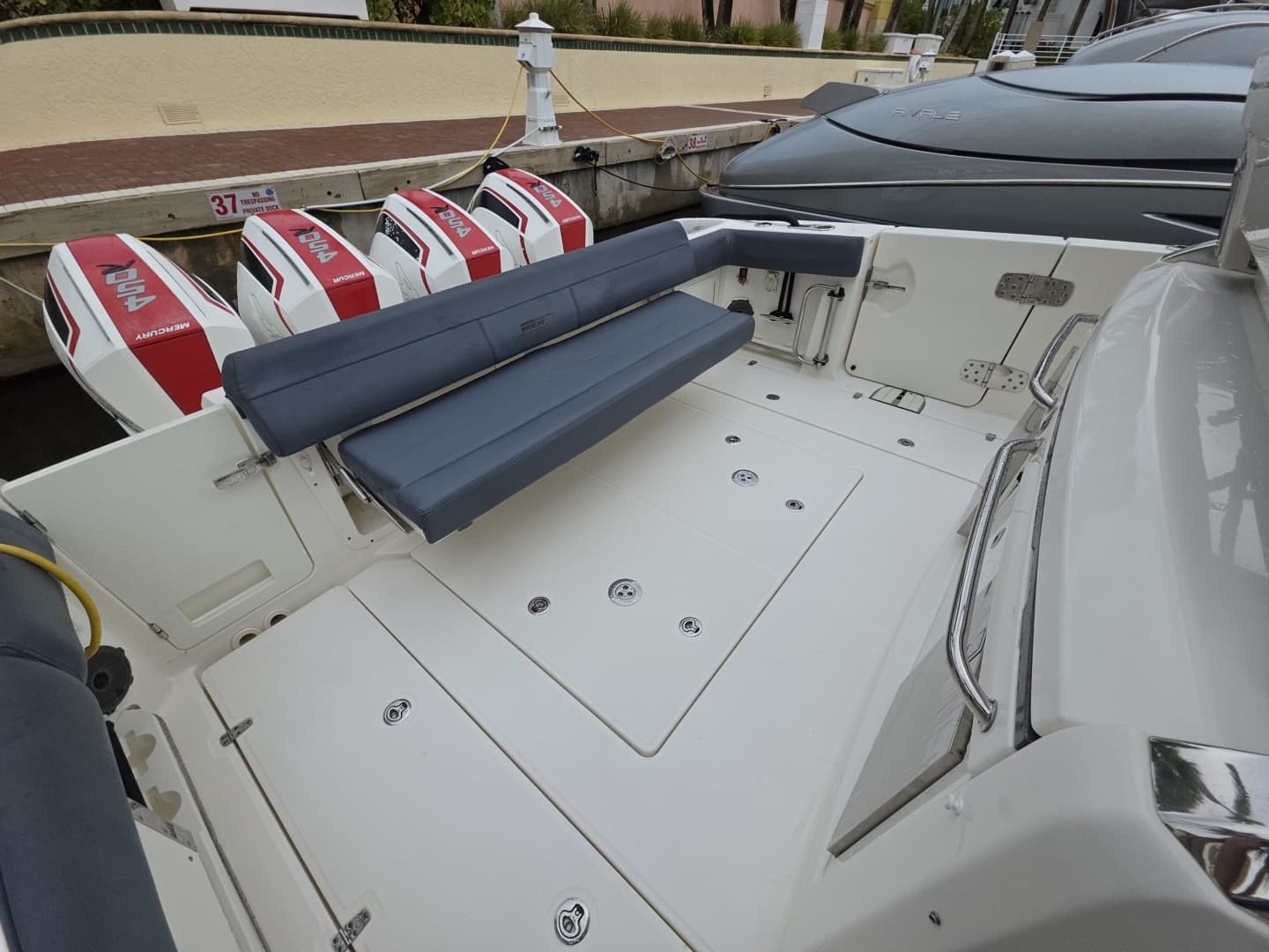 2021 Boston Whaler 420 Outrage - Image 30