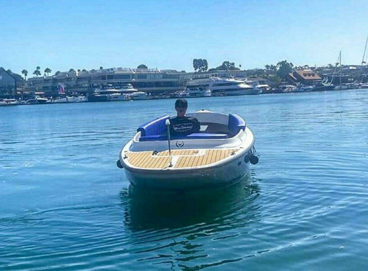 2023 Vision Fantail 217 - Image 3