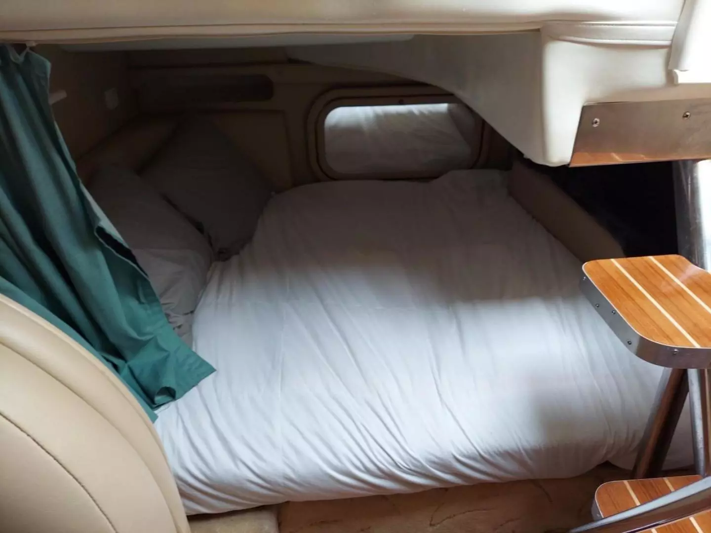 2004 Rinker 342 Fiesta Vee - Image 17