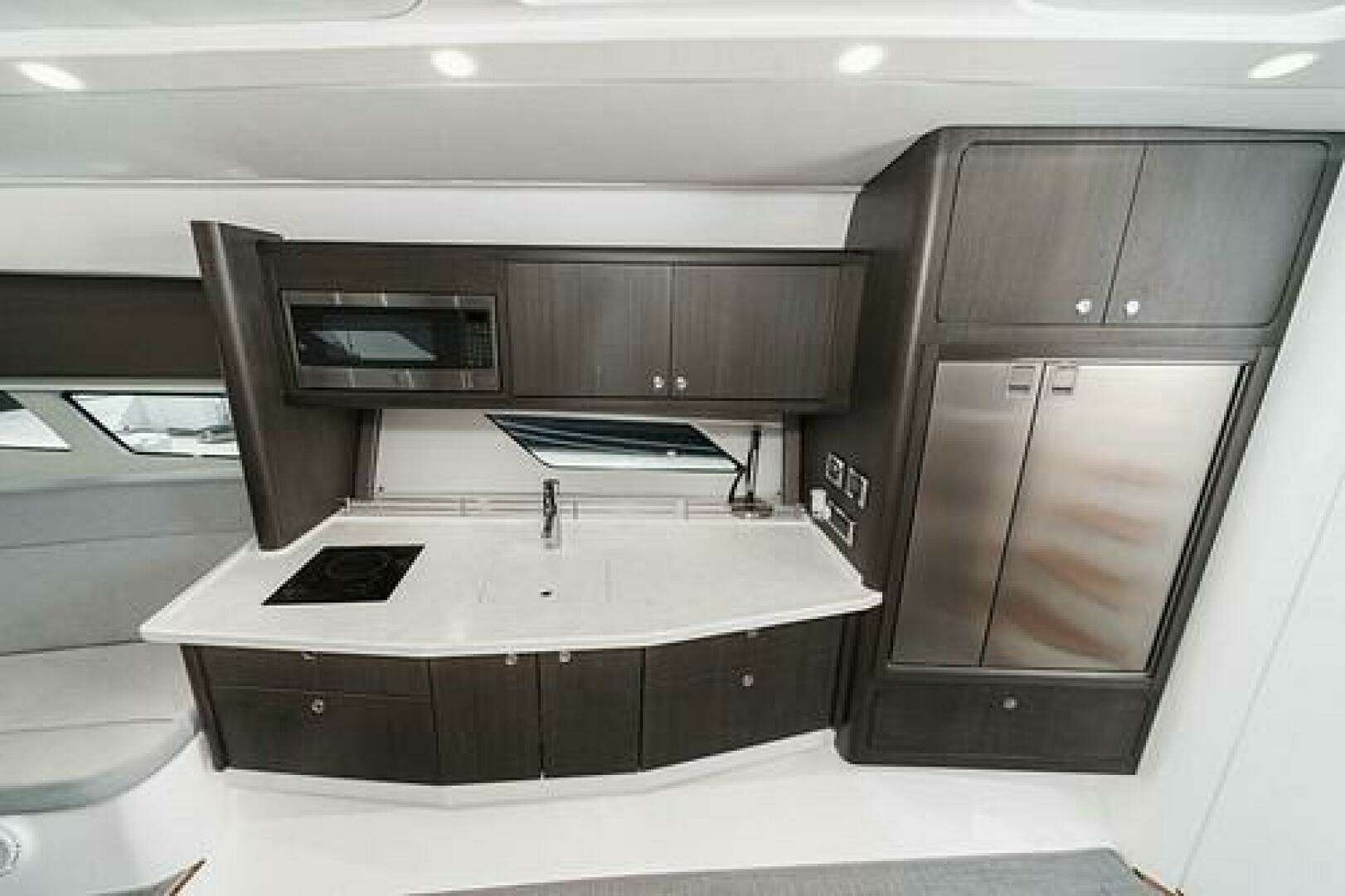 2022 Intrepid 477 Evolution - Image 33