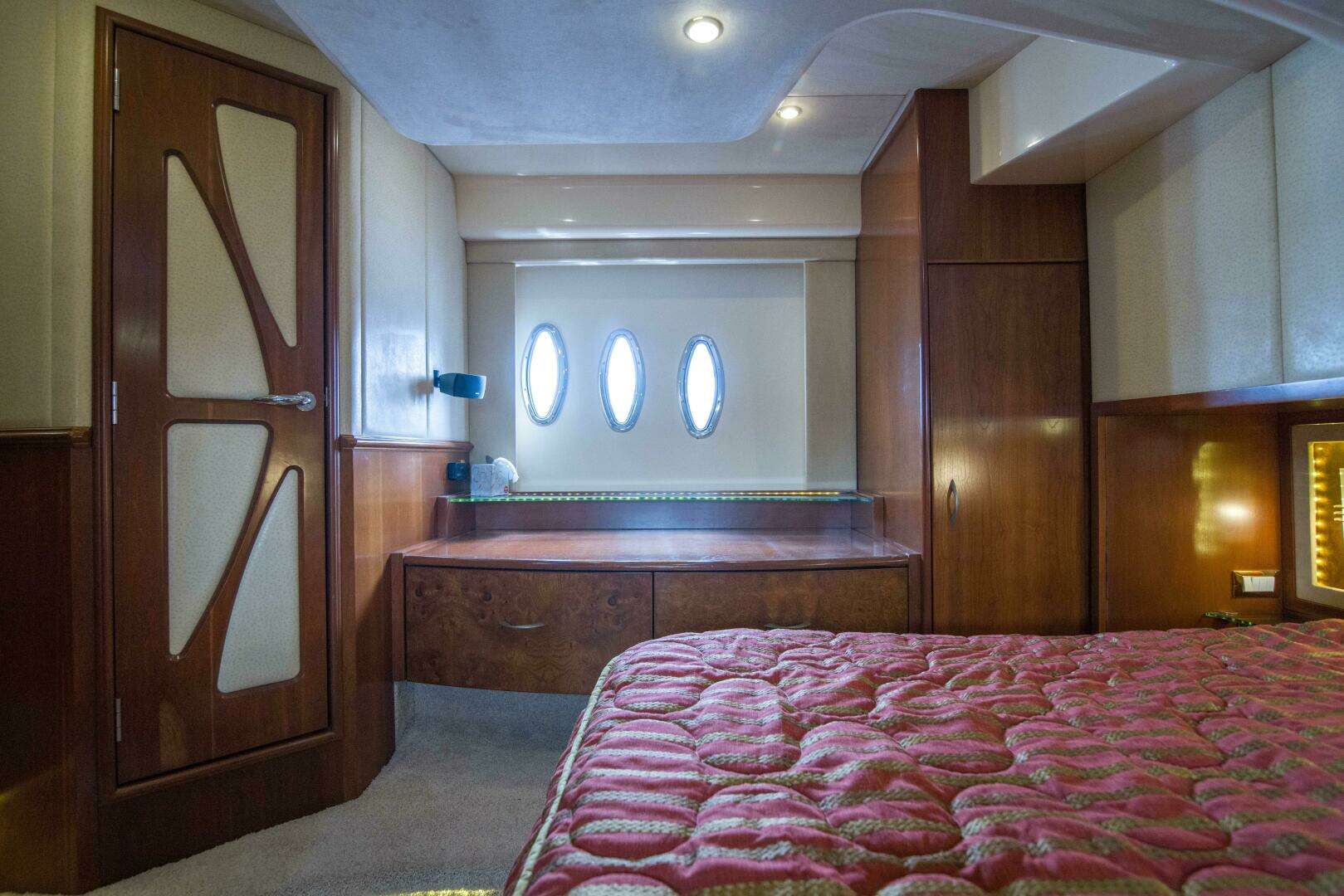 2009 Silverton 52 Ovation - Image 54
