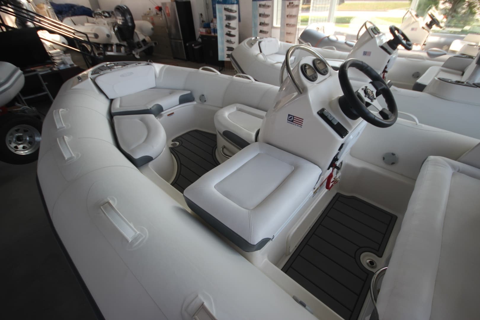 2026 Zodiac Yachtline 440 DL NEO - Image 5