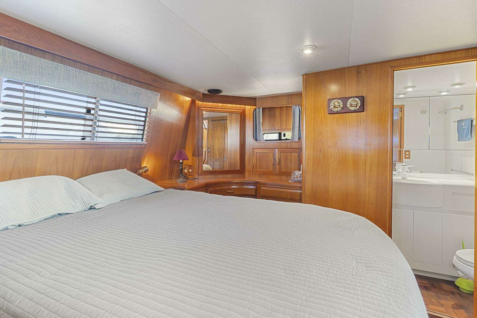 1993 Ocean Alexander — - Image 23