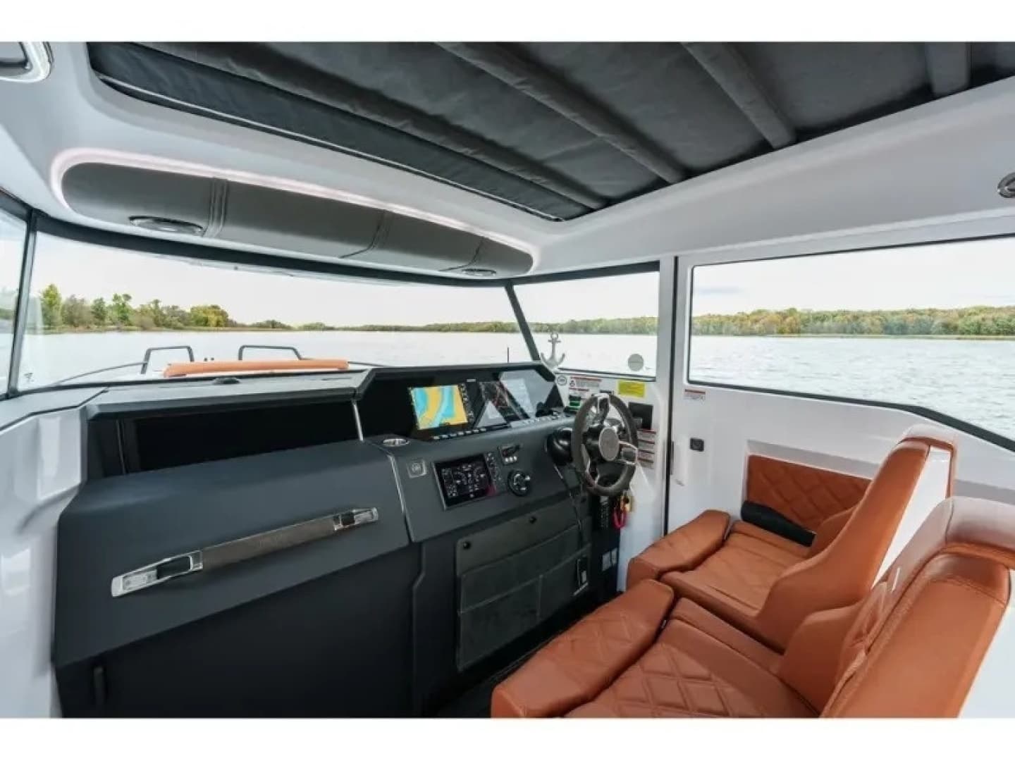 2022 Axopar 37 XC CROSS CABIN - Image 15