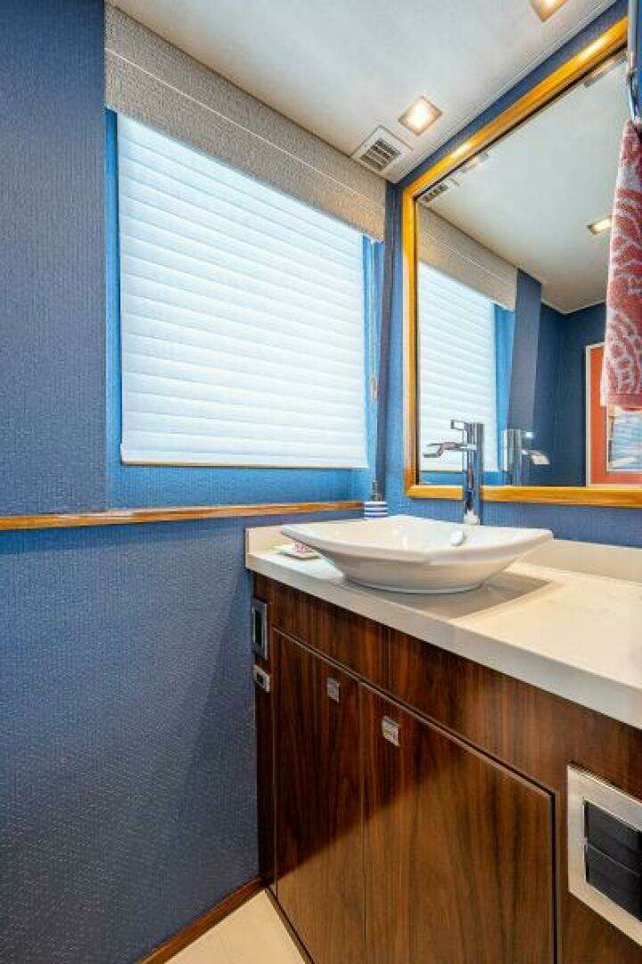 2017 Viking 75 Motoryacht - Image 10