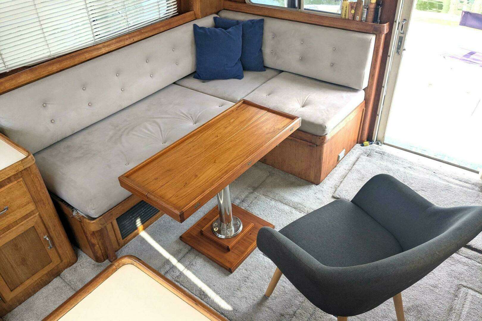 1988 Cape Dory 36 Flybridge Sedan Fast Trawler - Image 22