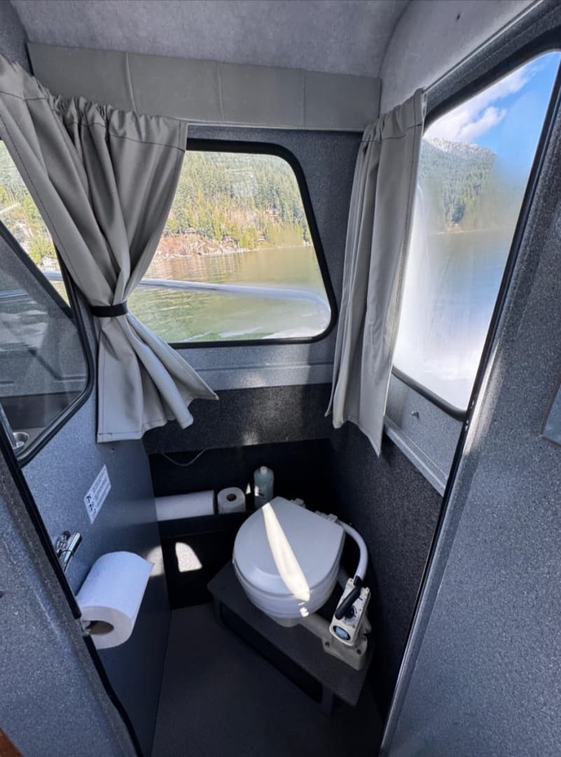 2018 KingFisher 2725 Weekender - Image 13